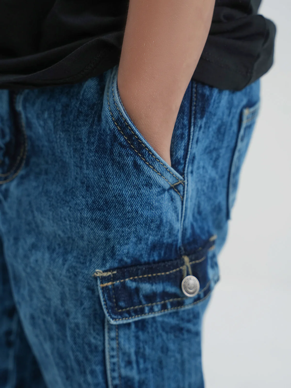 "AITLYN" Cargo Fit Denim Shorts - Image 3