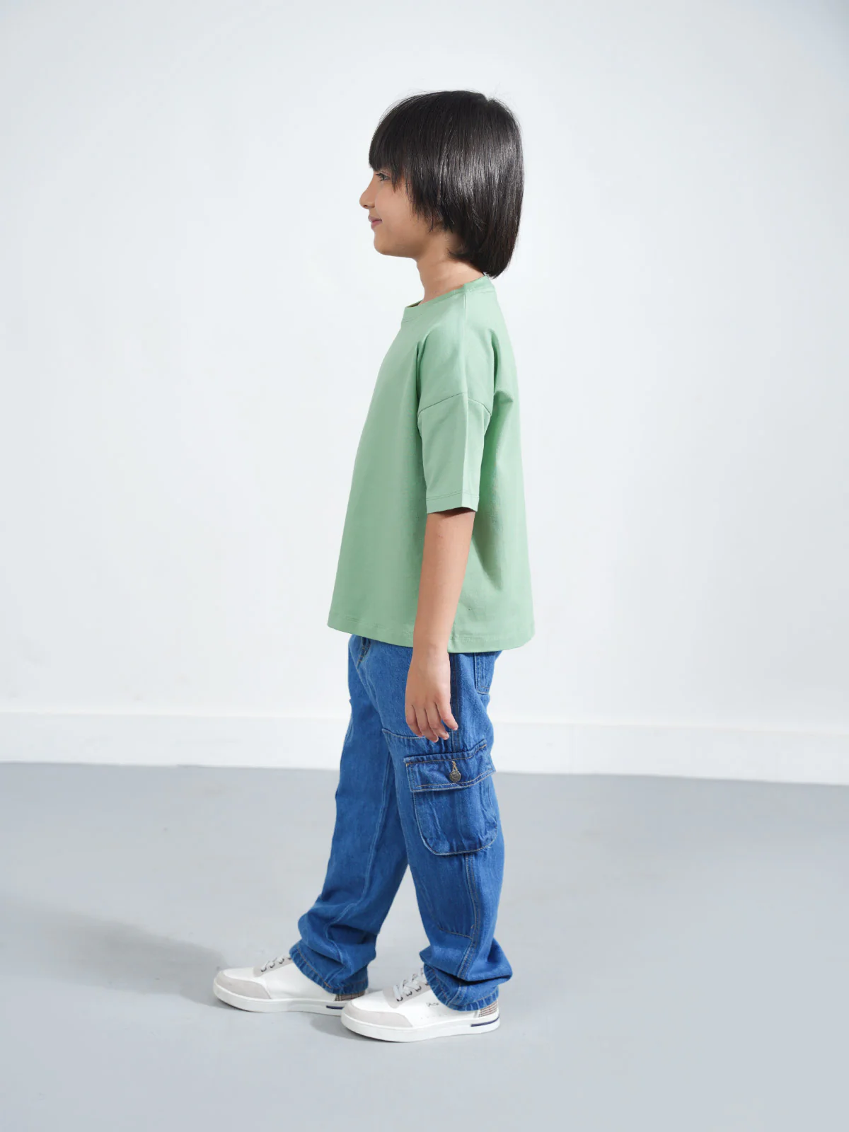 "AKEMI" Drop Shoulder Basic T-Shirt - Image 3