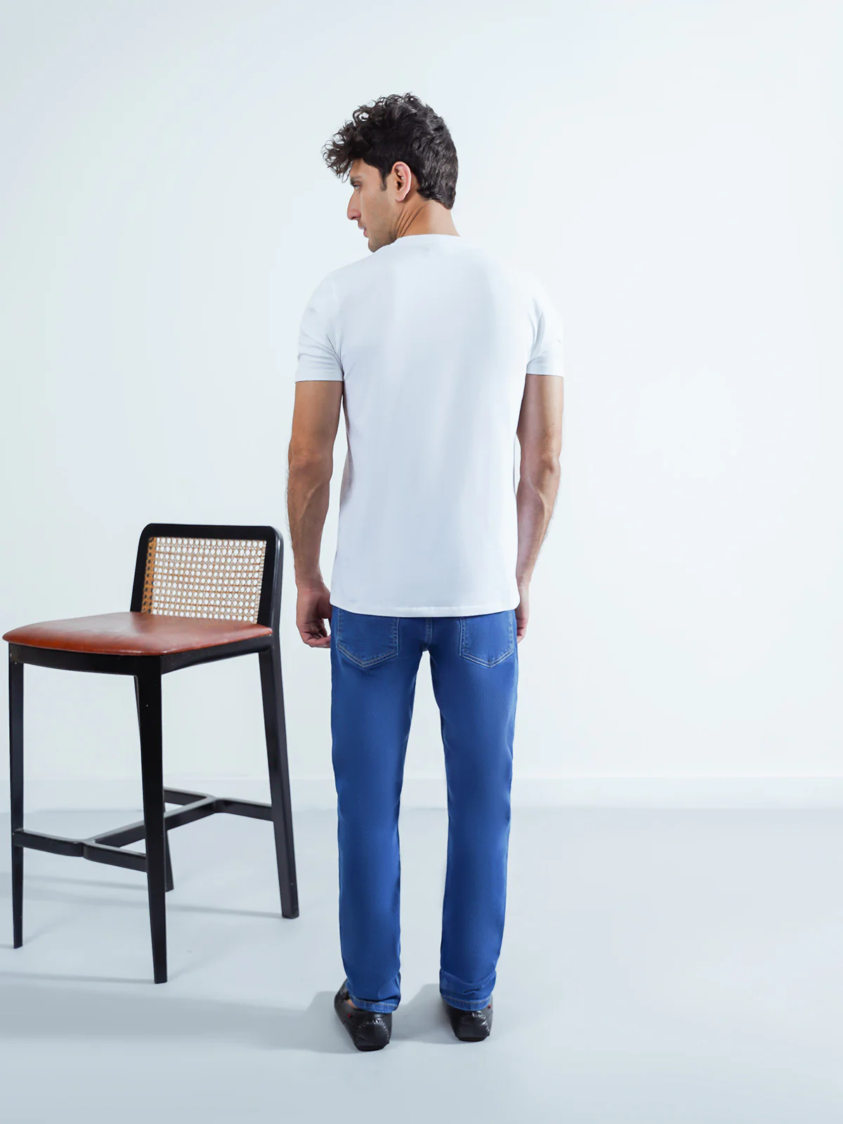"AKIHIKO" Casual Straight-Fit Denim Jeans - Image 4