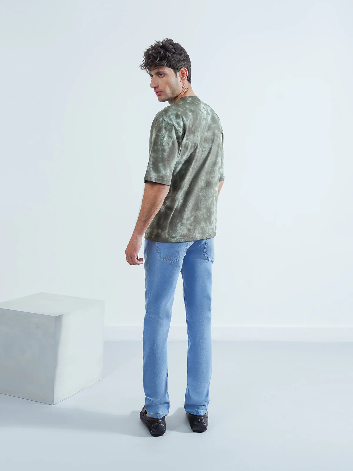 "AKIHIKO" Casual Straight-Fit Denim Jeans - Image 4
