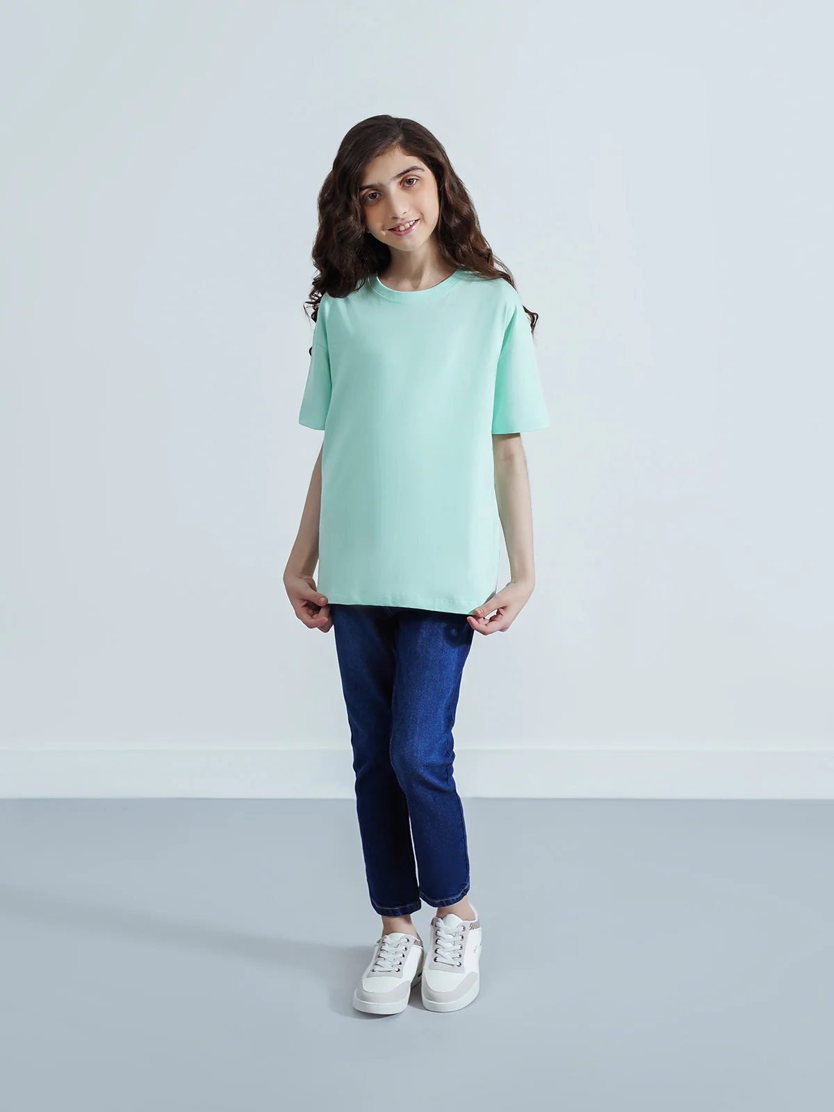 "ALIKAE" Drop Shoulder Basic T-Shirt