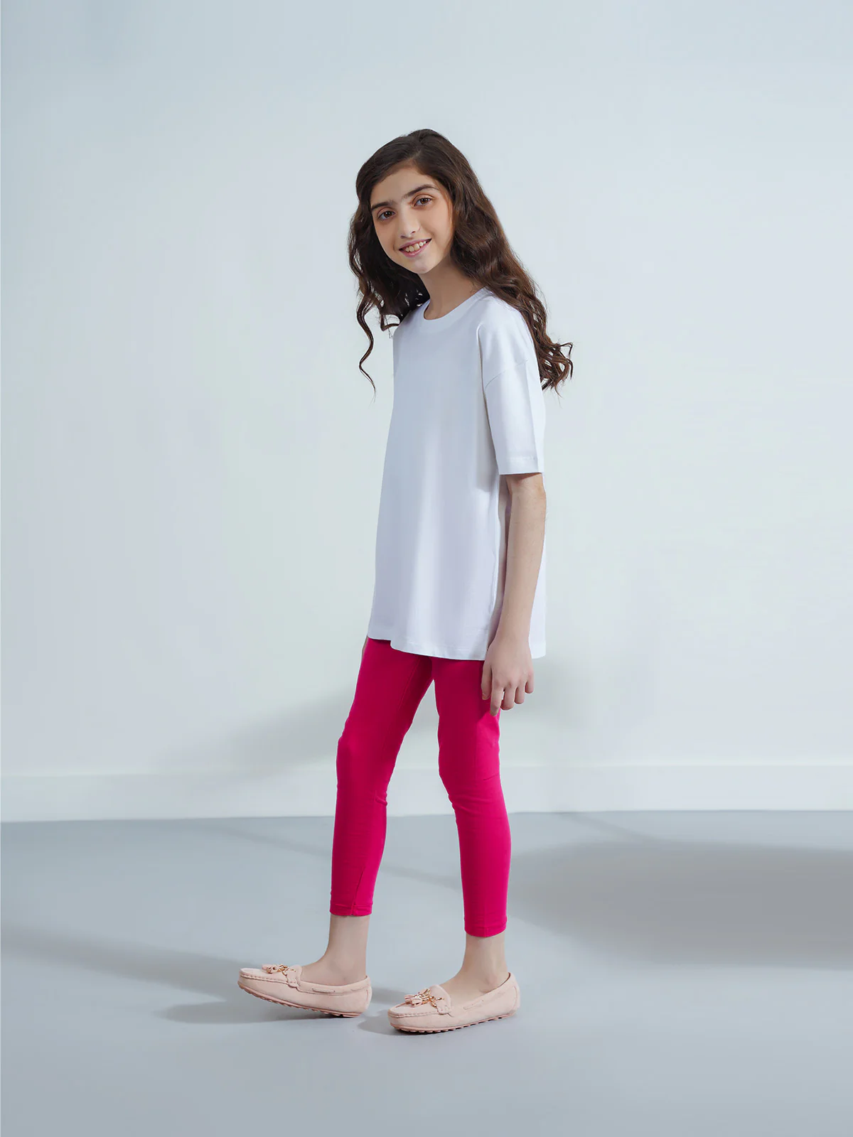 "ALIKAE" Drop Shoulder Basic T-Shirt - Image 3