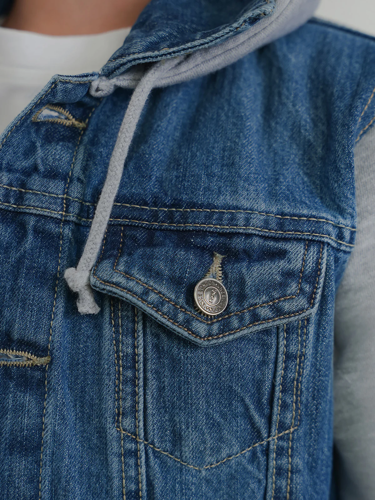 "ALOISIA" Comfort Regular Denim Jacket - Image 3
