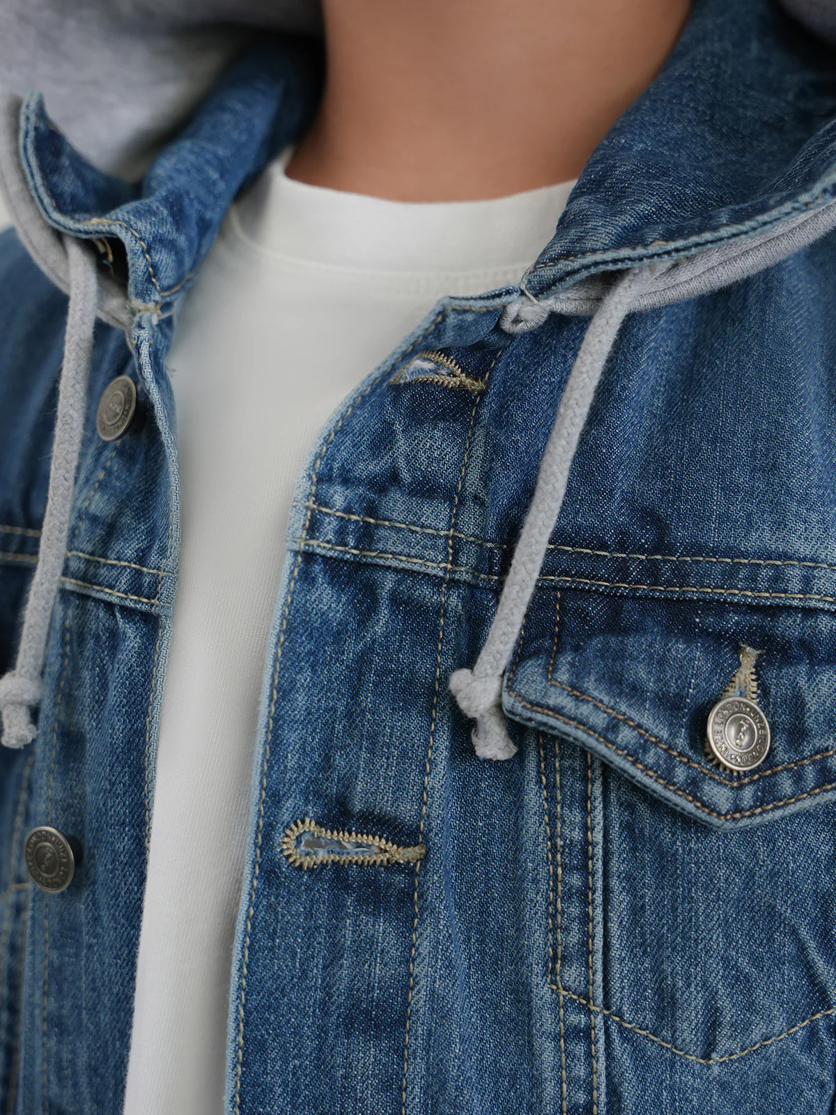 "ALOISIA" Comfort Regular Denim Jacket - Image 4