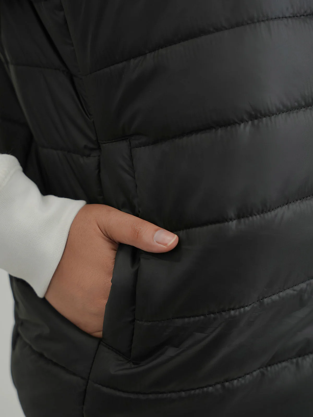 "AMAURY" Stylish Gilet Puffer Jacket - Image 5
