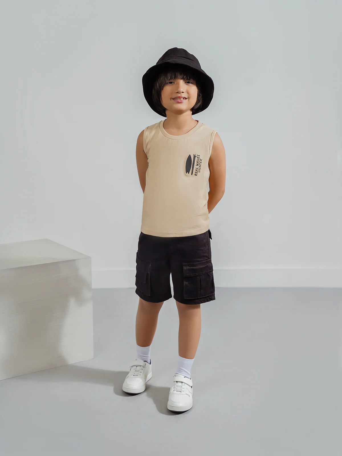 "ANEKO" Cargo Fit Blue Wash Shorts - Image 2