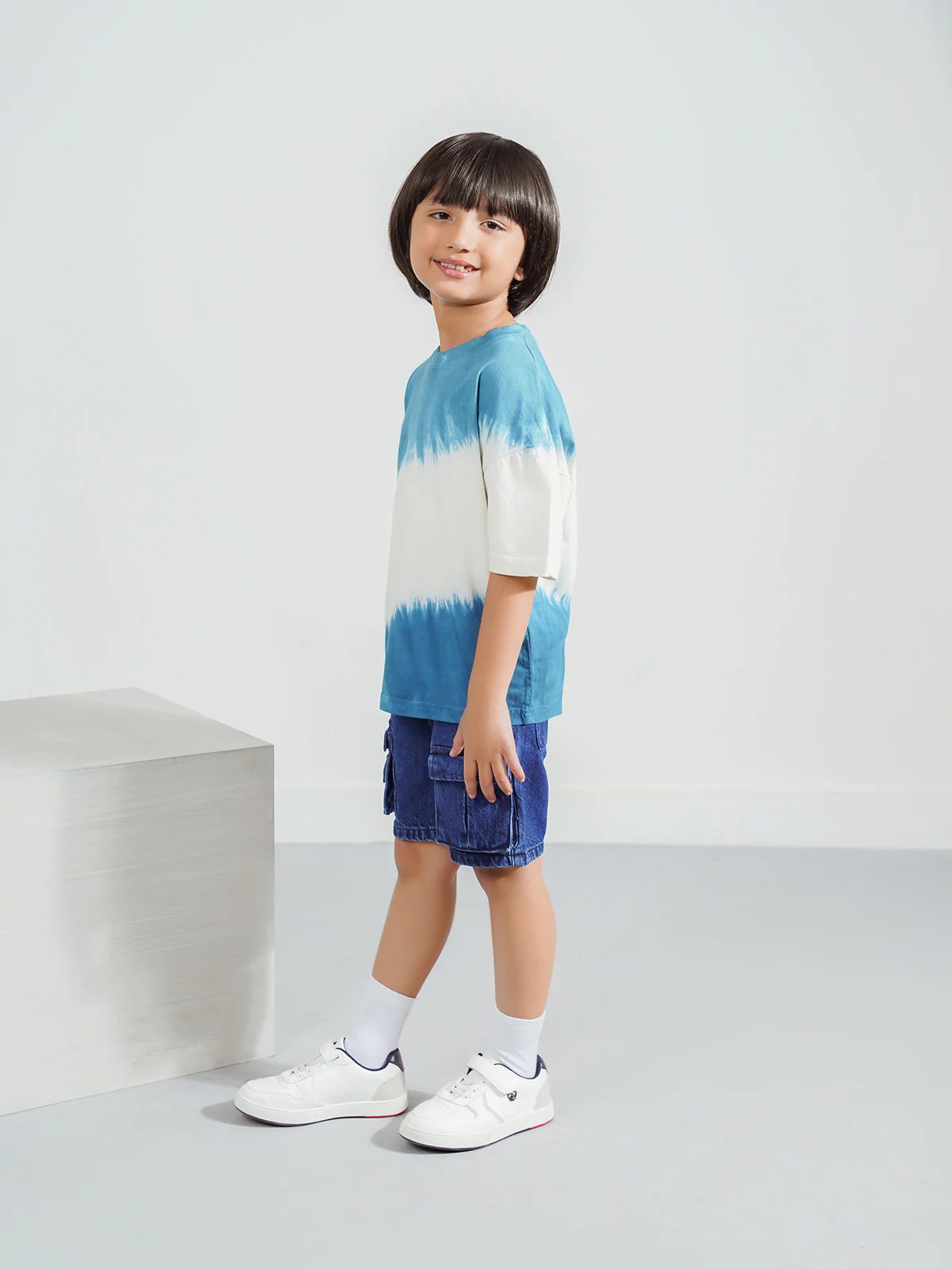 "ANEKO" Cargo Fit Blue Wash Shorts - Image 3