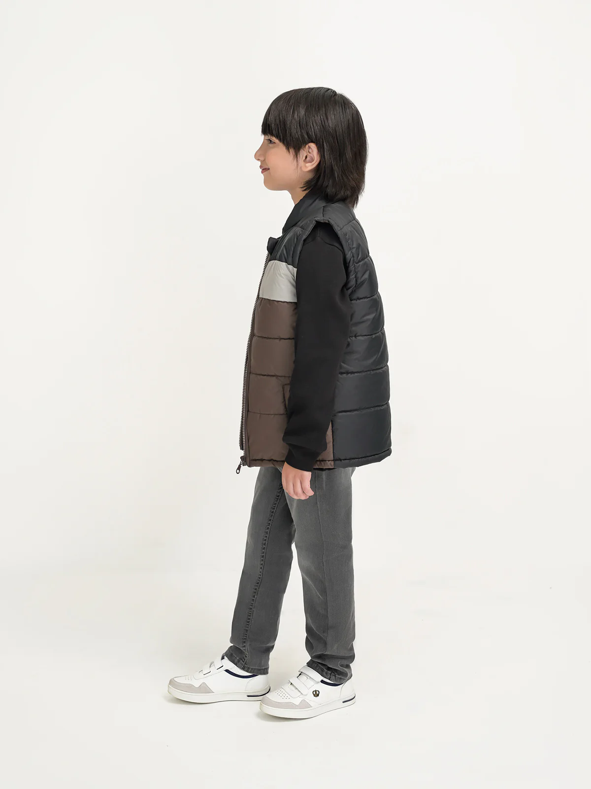 "APRIT" Sleeveless Puffer Jacket - Image 3