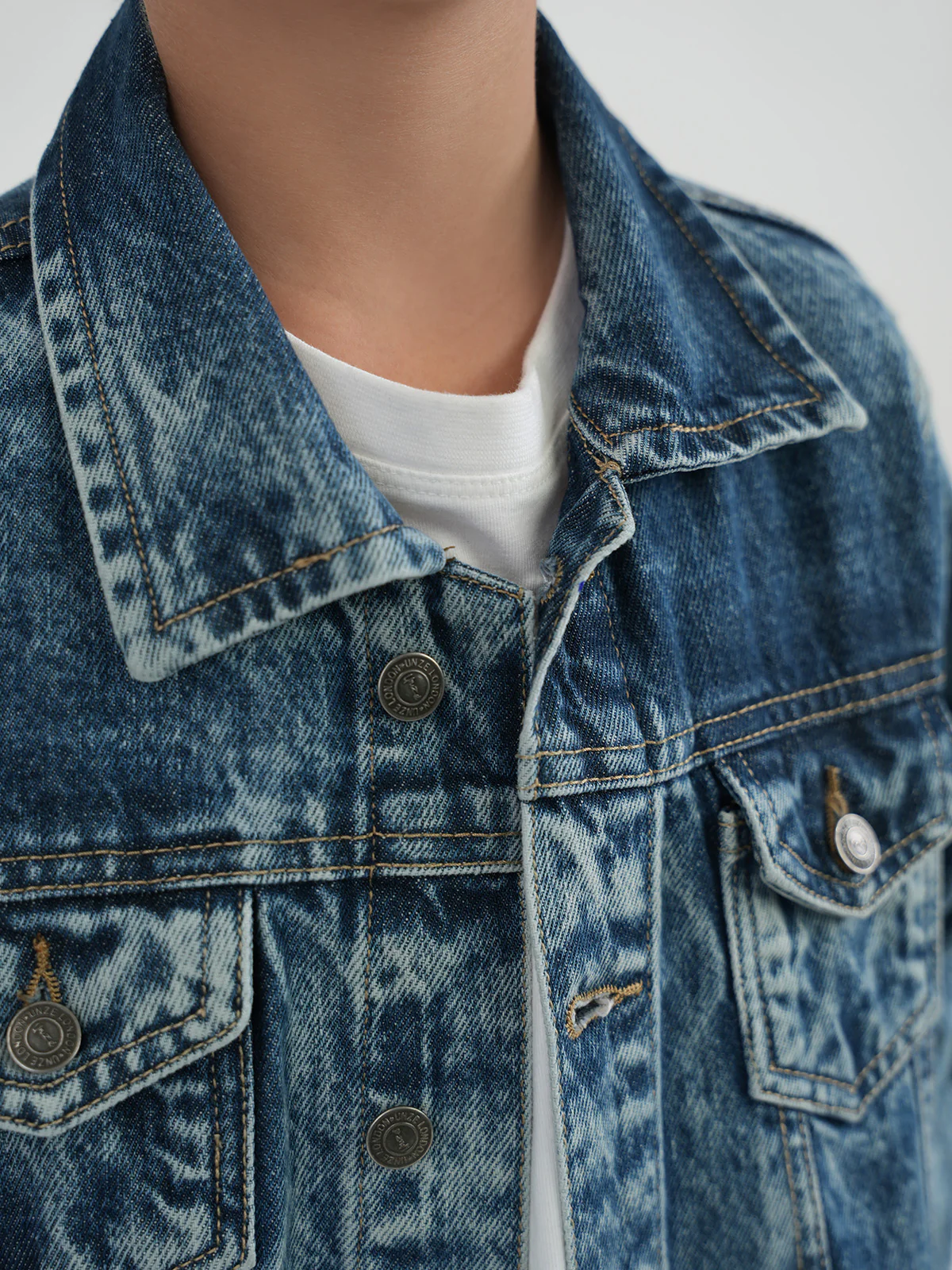 "ARNDT" Soft Regular Fit Denim Jacket - Image 4