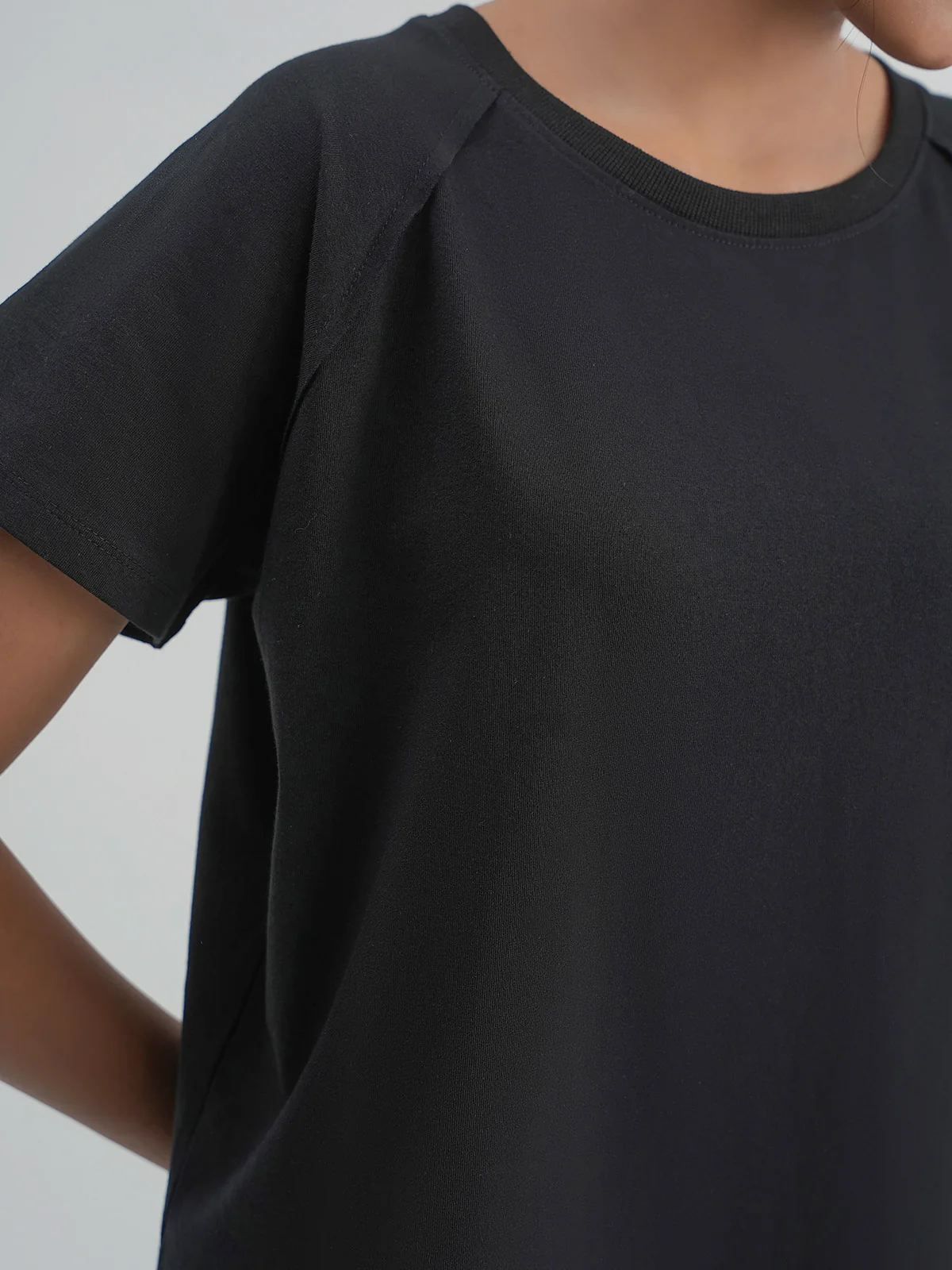 "AURELY" Cropped Raglan Sleeves T-Shirt - Image 4