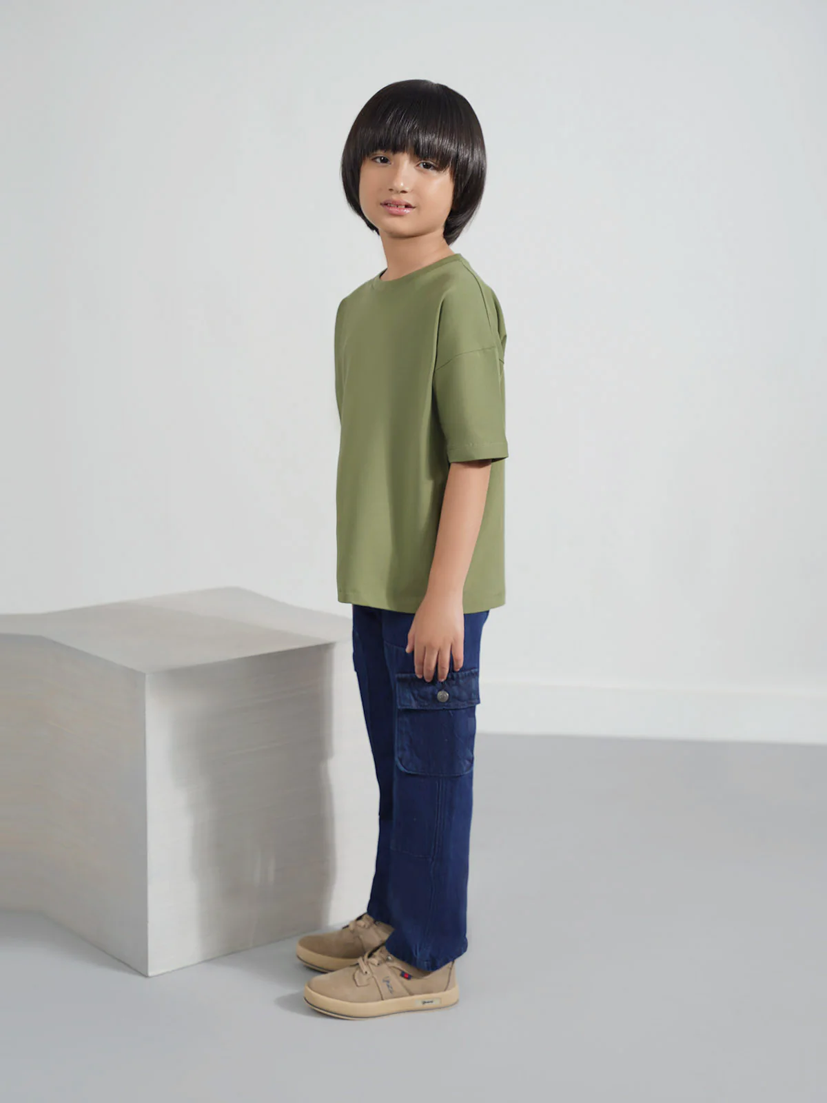 "AYAMI" Cargo Fit Denim Jeans - Image 3