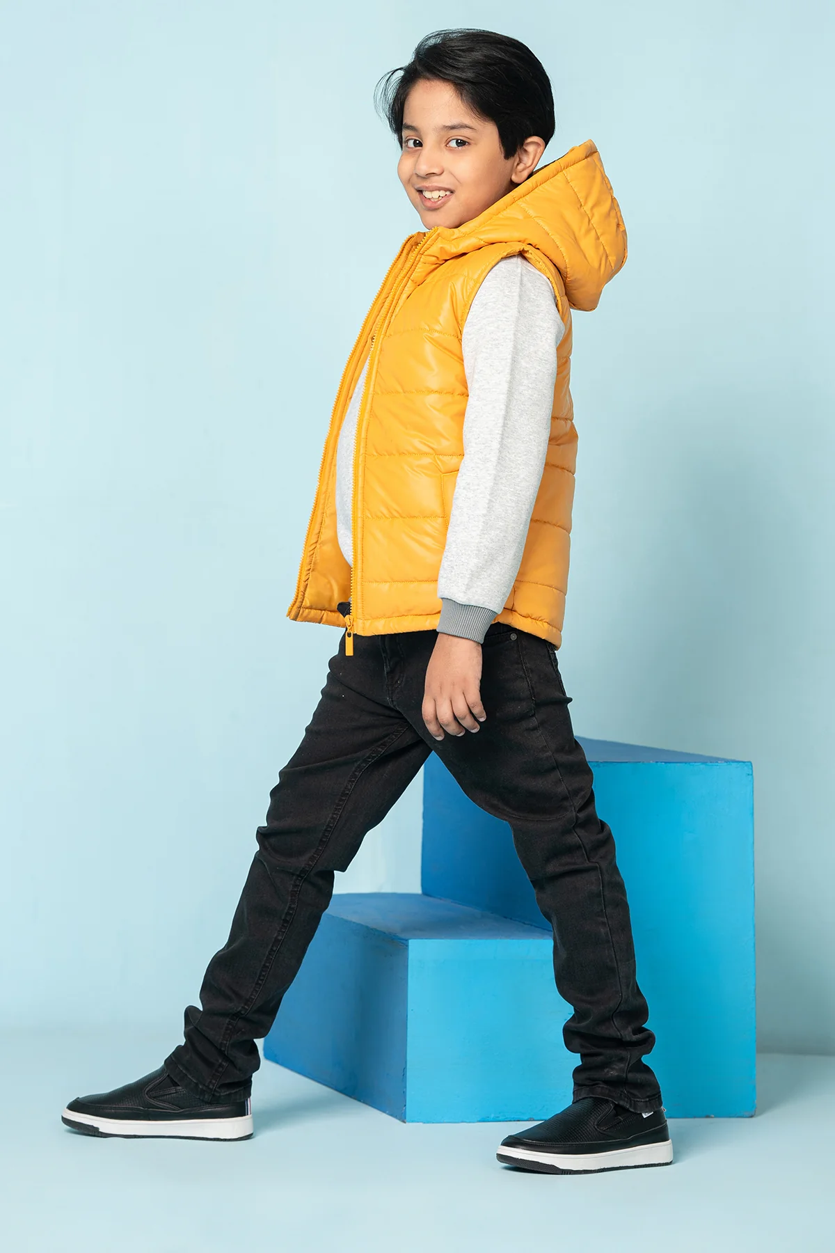 "XENIA" Sleeveless Puffer Jacket - Image 3