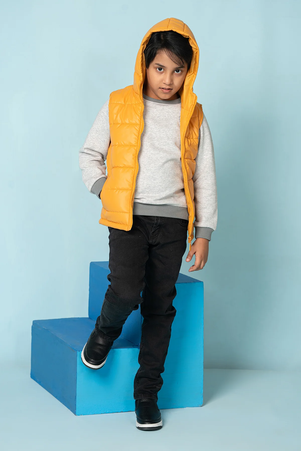 "XENIA" Sleeveless Puffer Jacket - Image 4