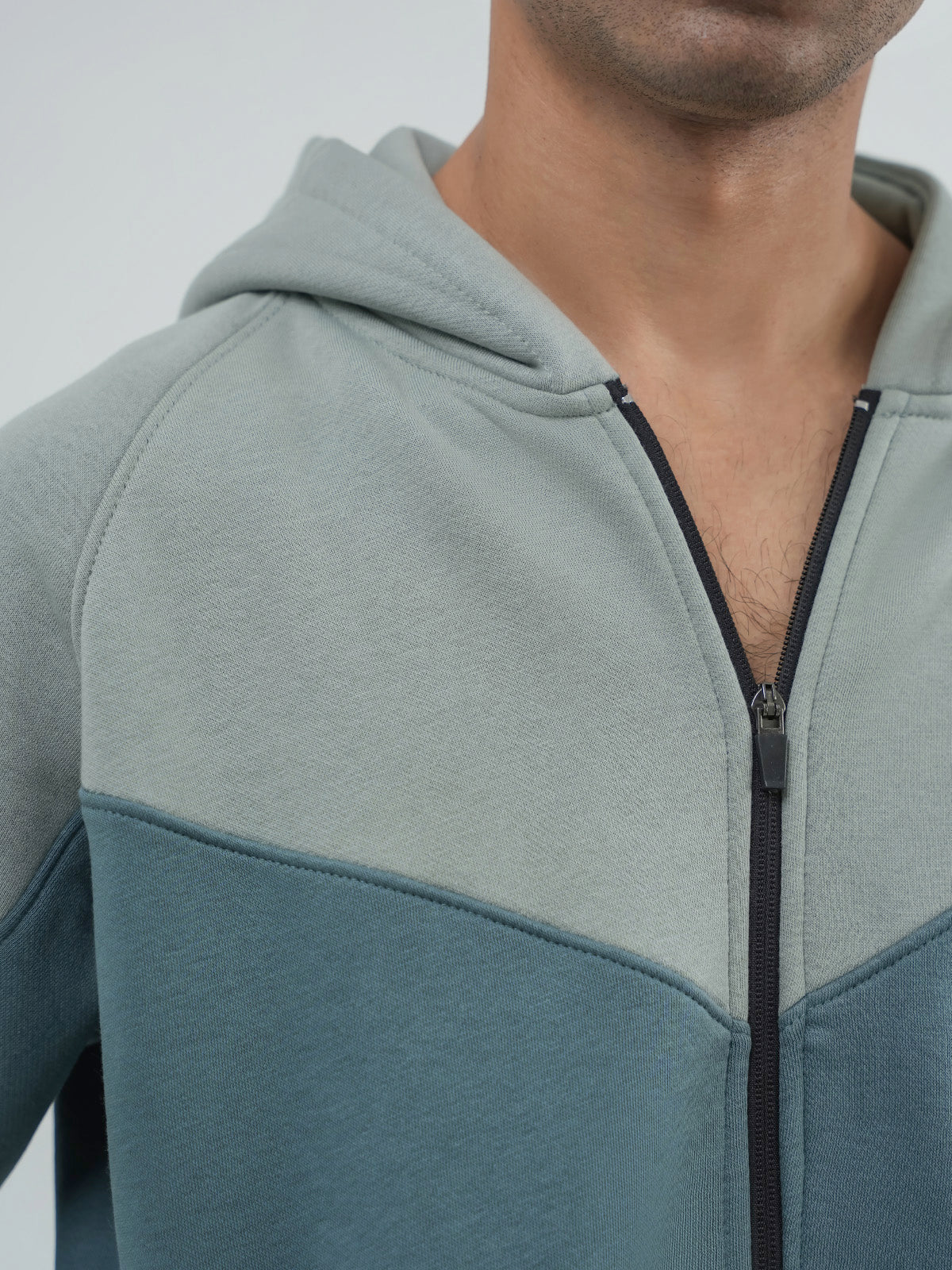 "CAPULET" Casual Cut and Sew Tracksuit - Image 3