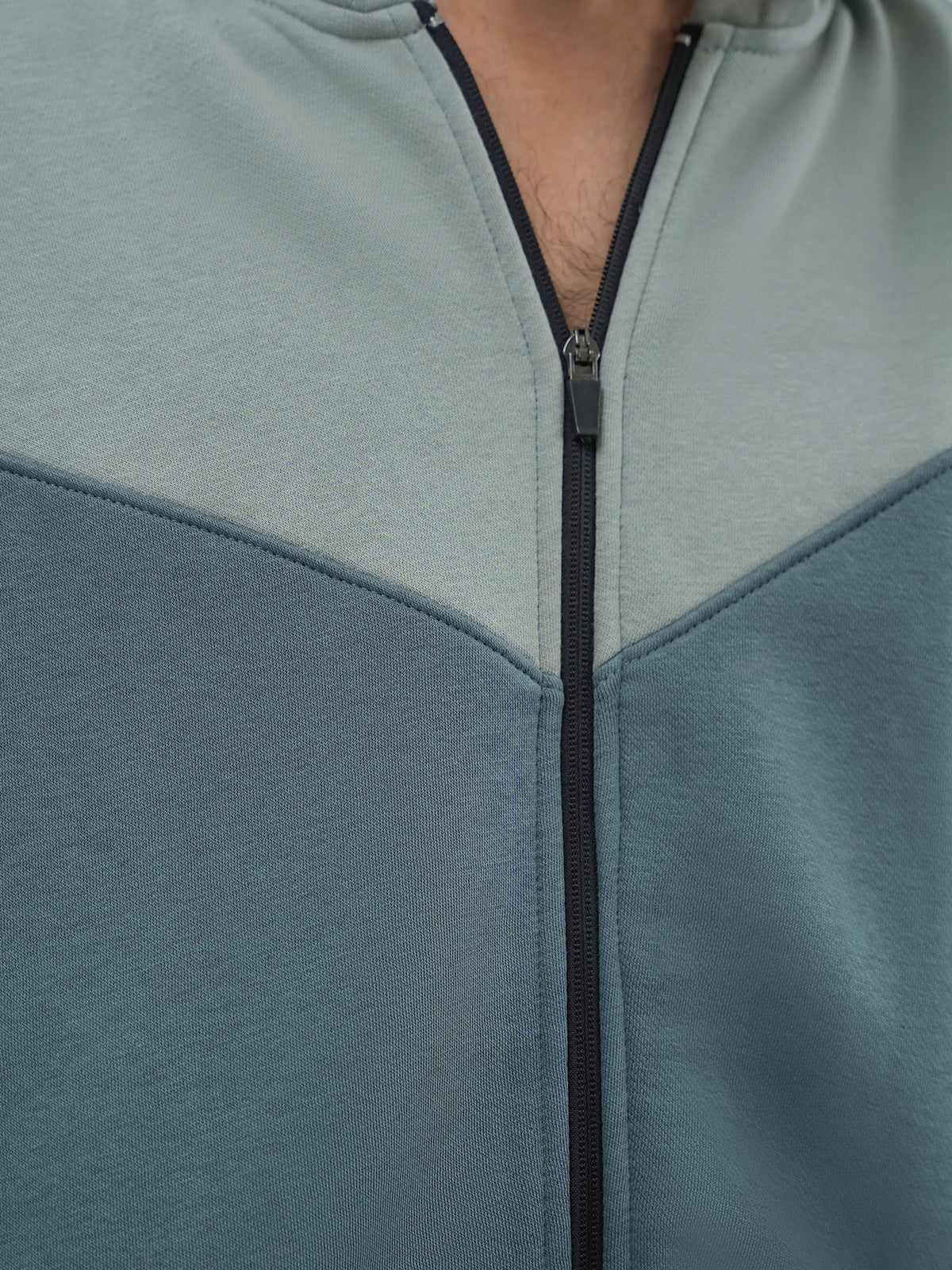 "CAPULET" Casual Cut and Sew Tracksuit - Image 4