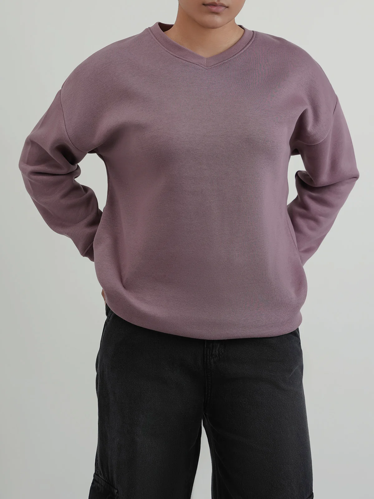 "DAMODAR" Casual Basic Fleece Sweatshirt - Image 4