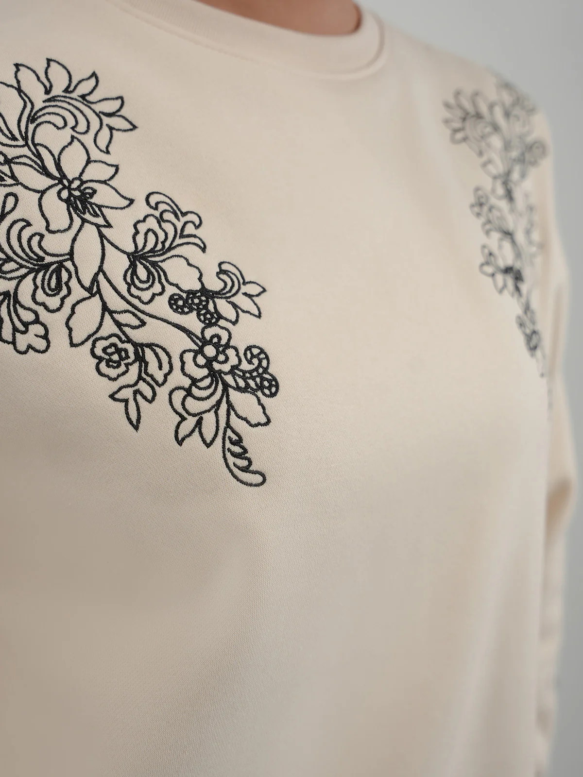 "EAMON" Unique Graphic Fleece Sweatshirt - Image 5