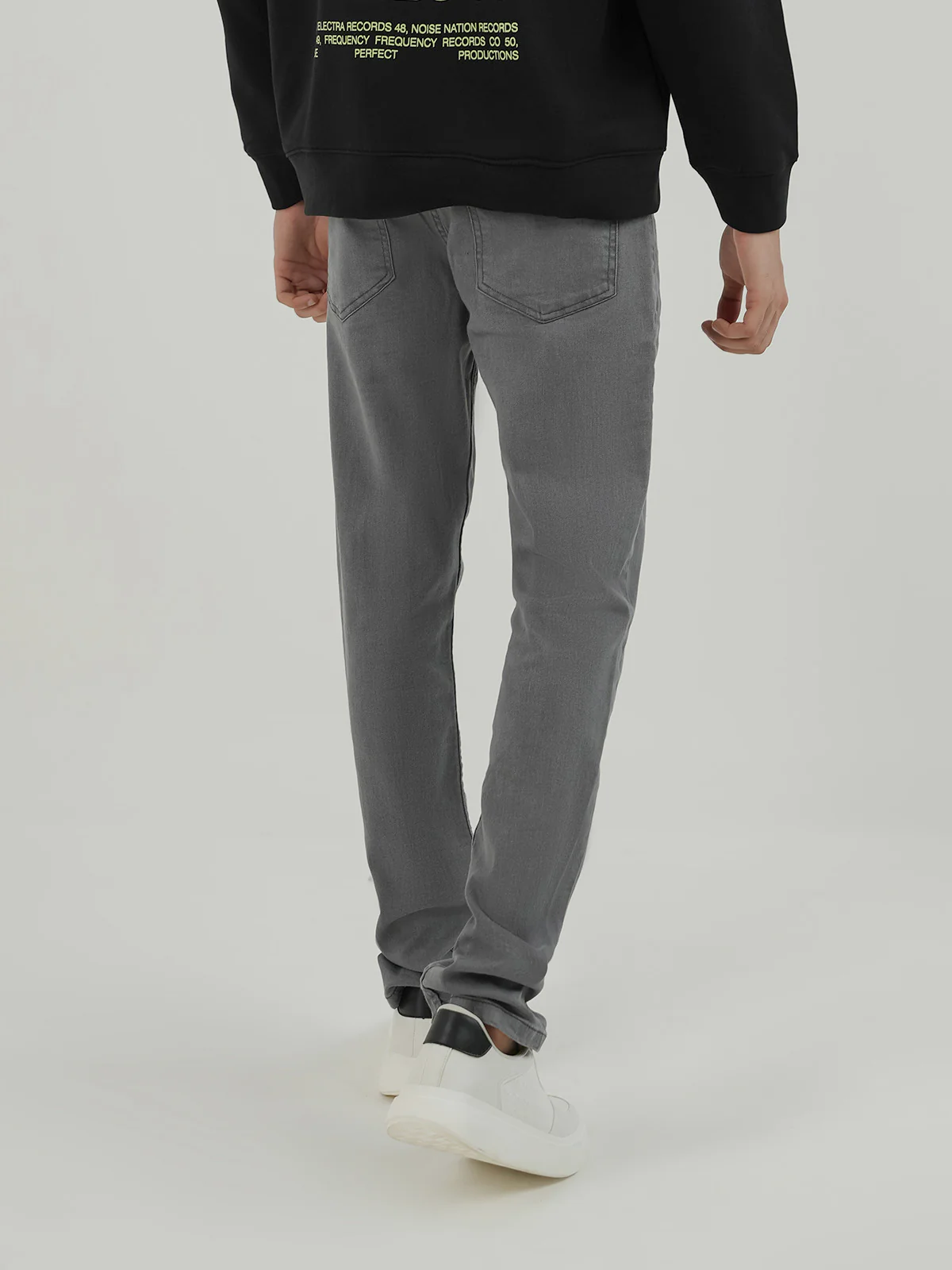 "FENNA" Comfort Slim Fit Denim Jeans - Image 4
