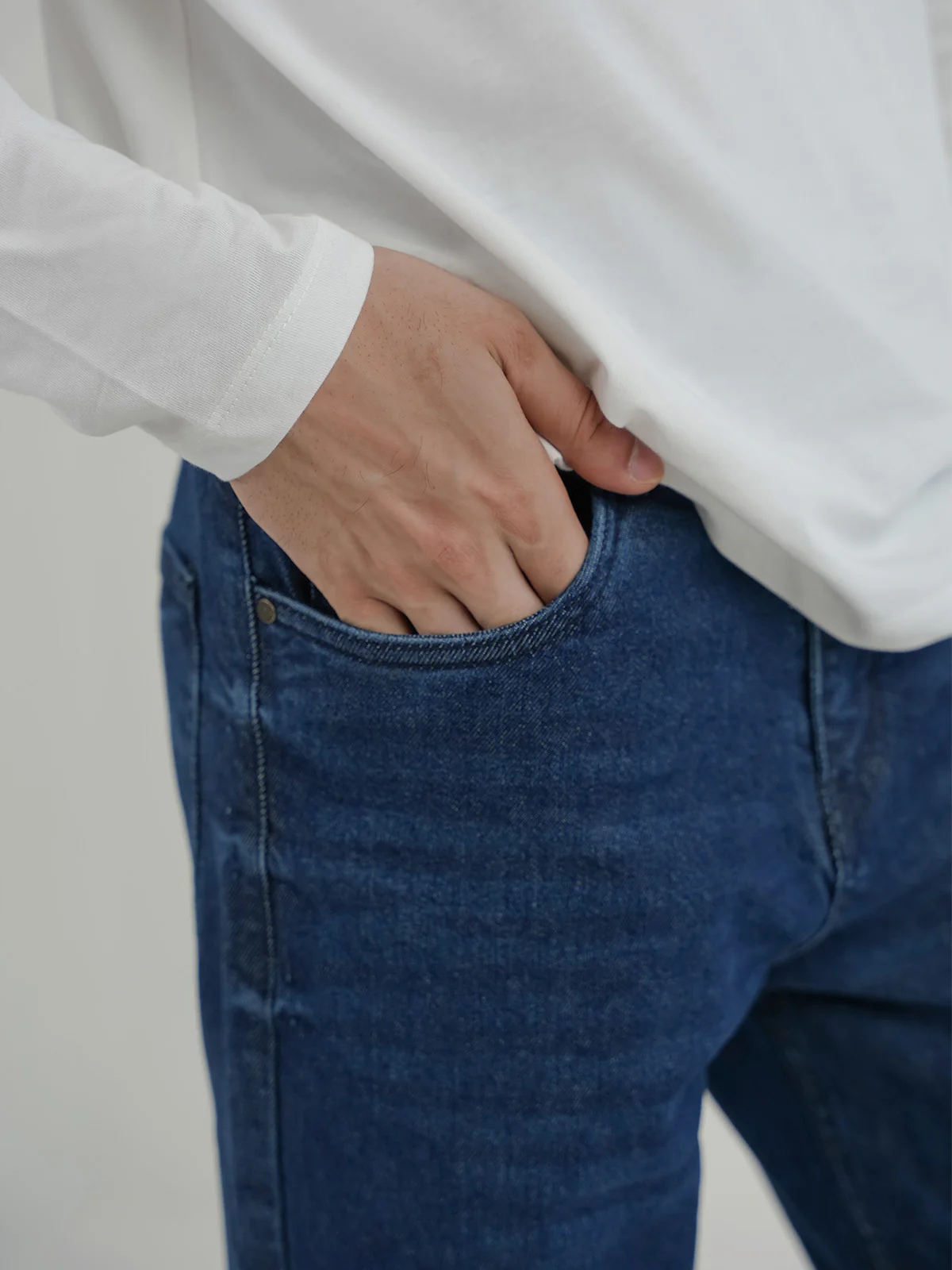 "FENNA" Comfort Slim Fit Denim Jeans - Image 3