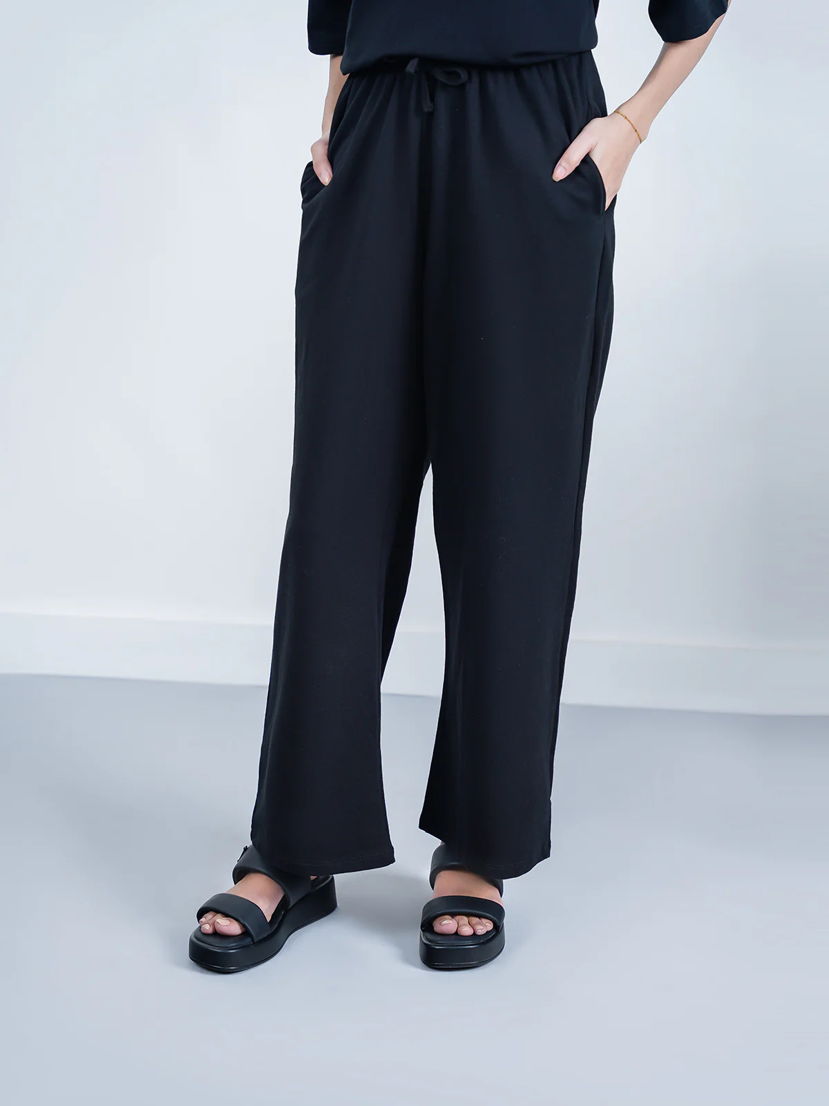 "HOLDEN" Basic Wide leg Knit Trouser