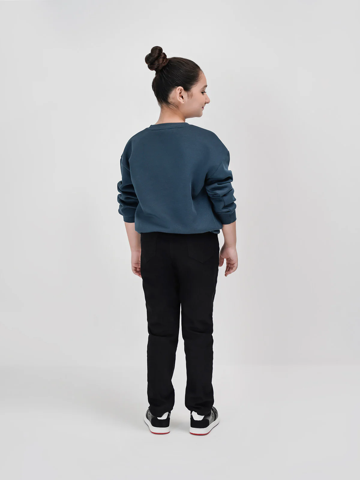 "INZIK" Crew Neck Fleece Sweatshirt - Image 5