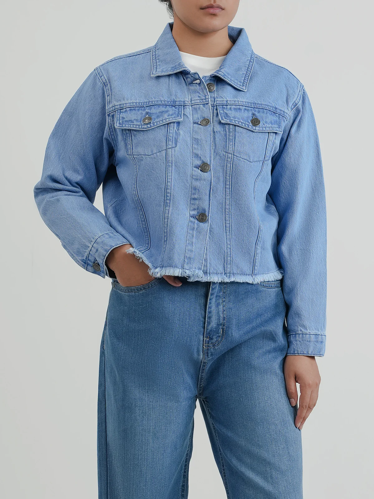 "LOPAKA" Relaxed Cropped Denim Jacket