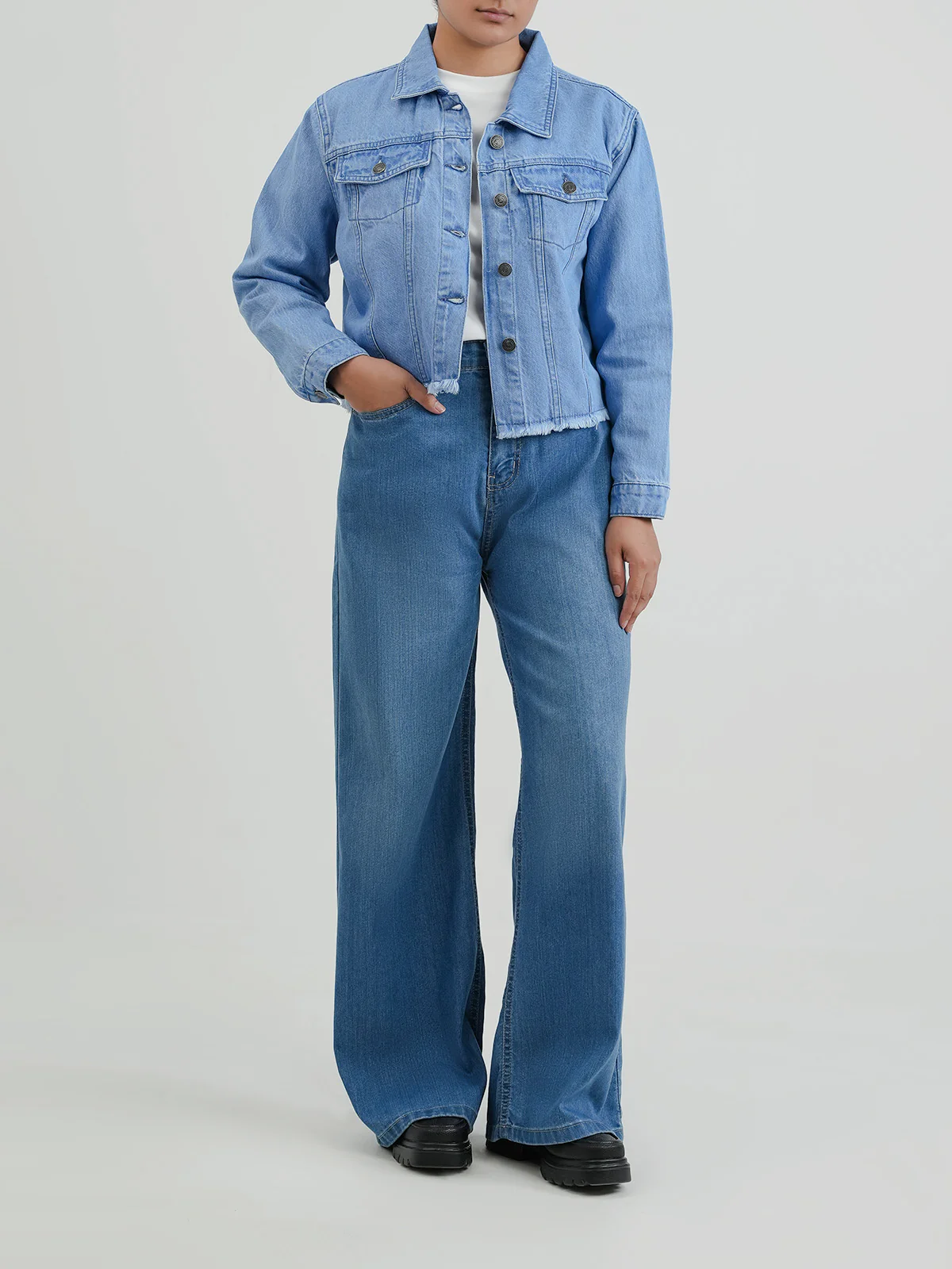 "LOPAKA" Relaxed Cropped Denim Jacket - Image 2