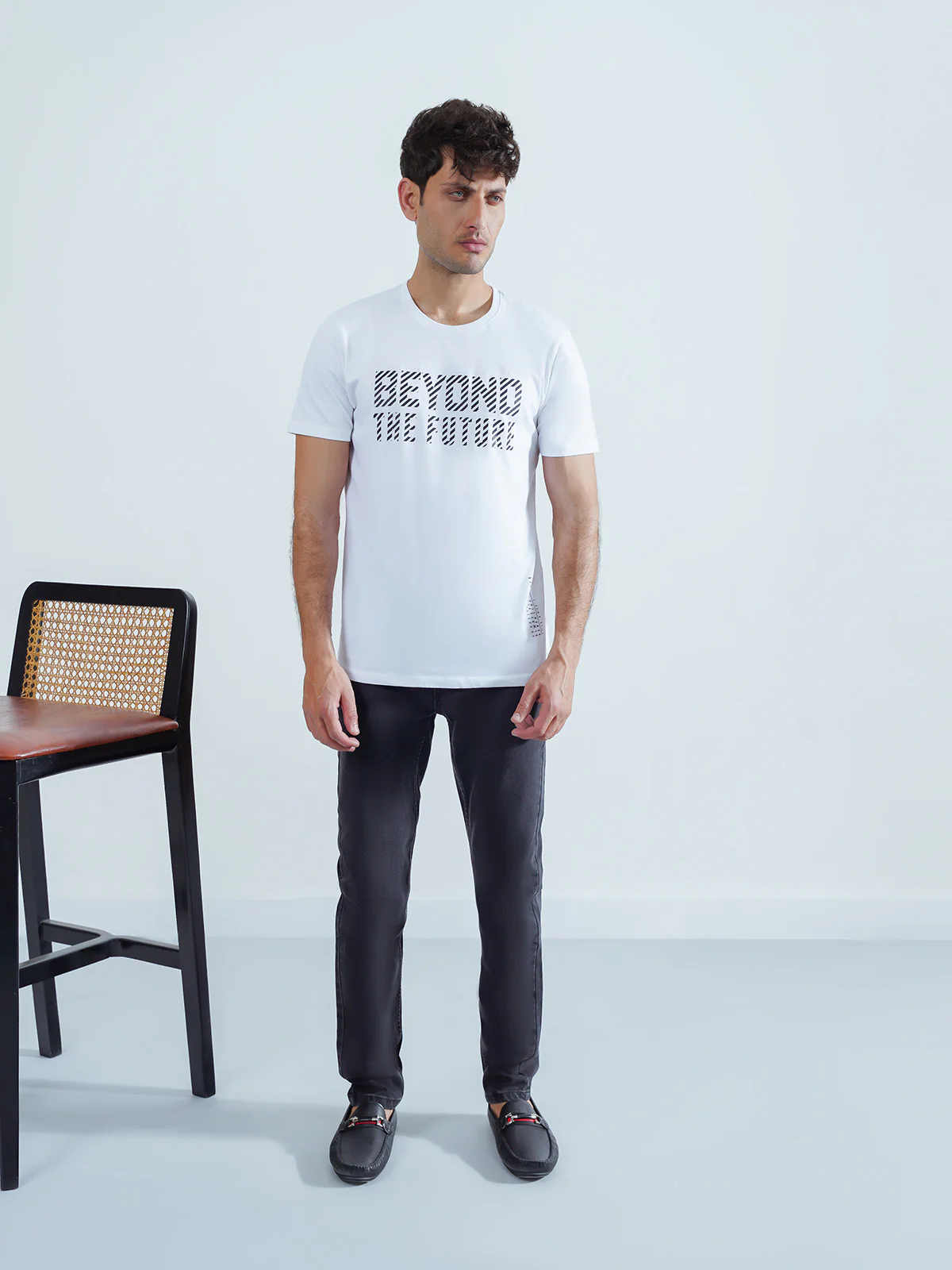 "LOUISE" Graphic Regular Fit T-Shirt