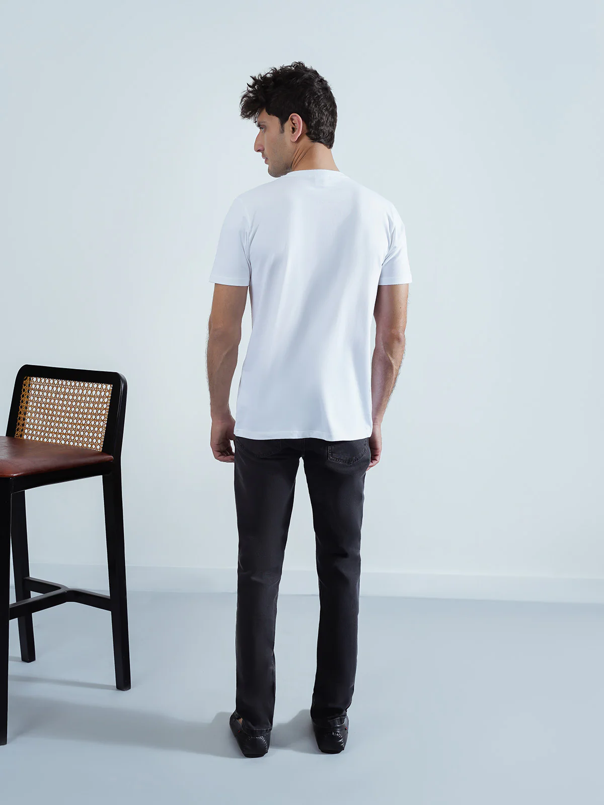 "LOUISE" Graphic Regular Fit T-Shirt - Image 4