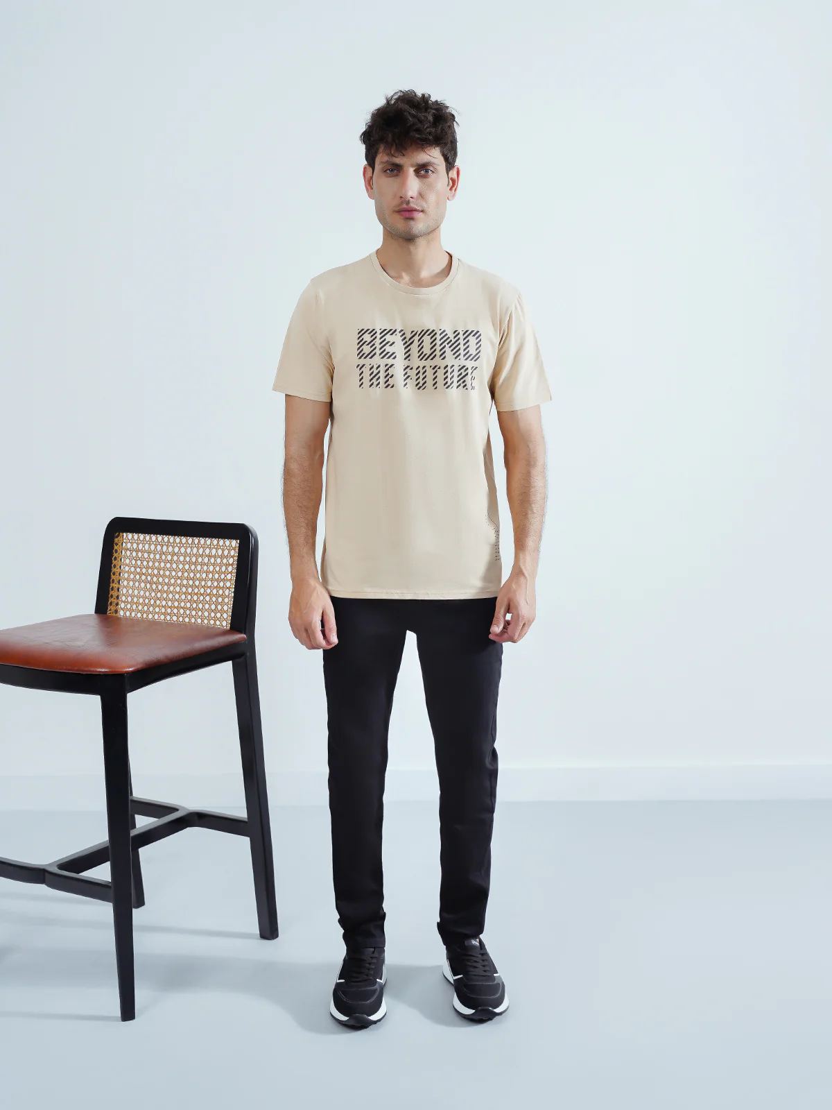 "LOUISE" Graphic Regular Fit T-Shirt