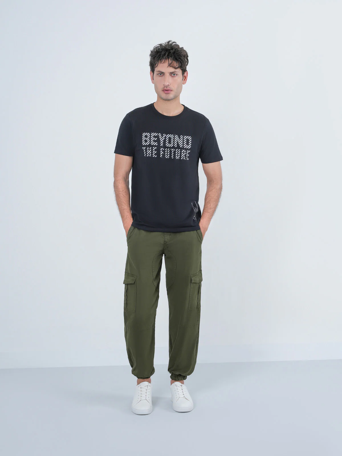 "LOUISE" Graphic Regular Fit T-Shirt