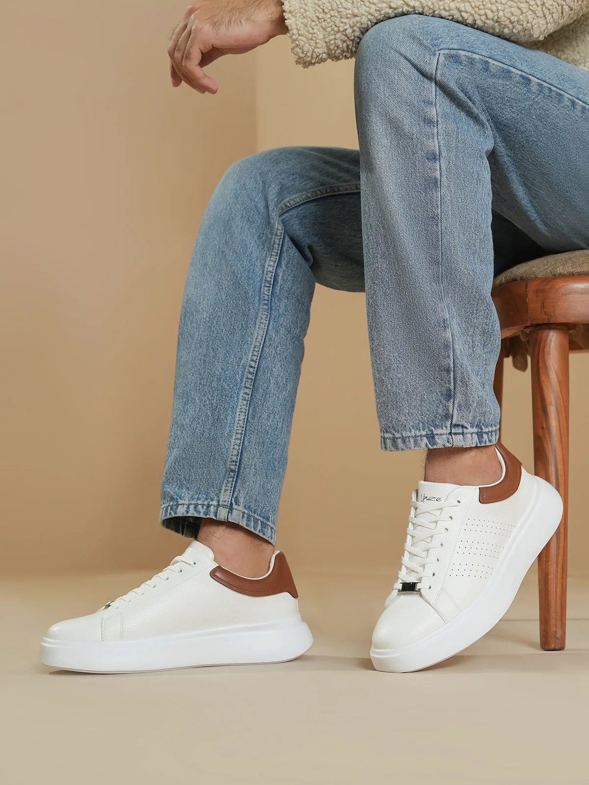 Men "AROHA" Comfort Lace Up Trainers