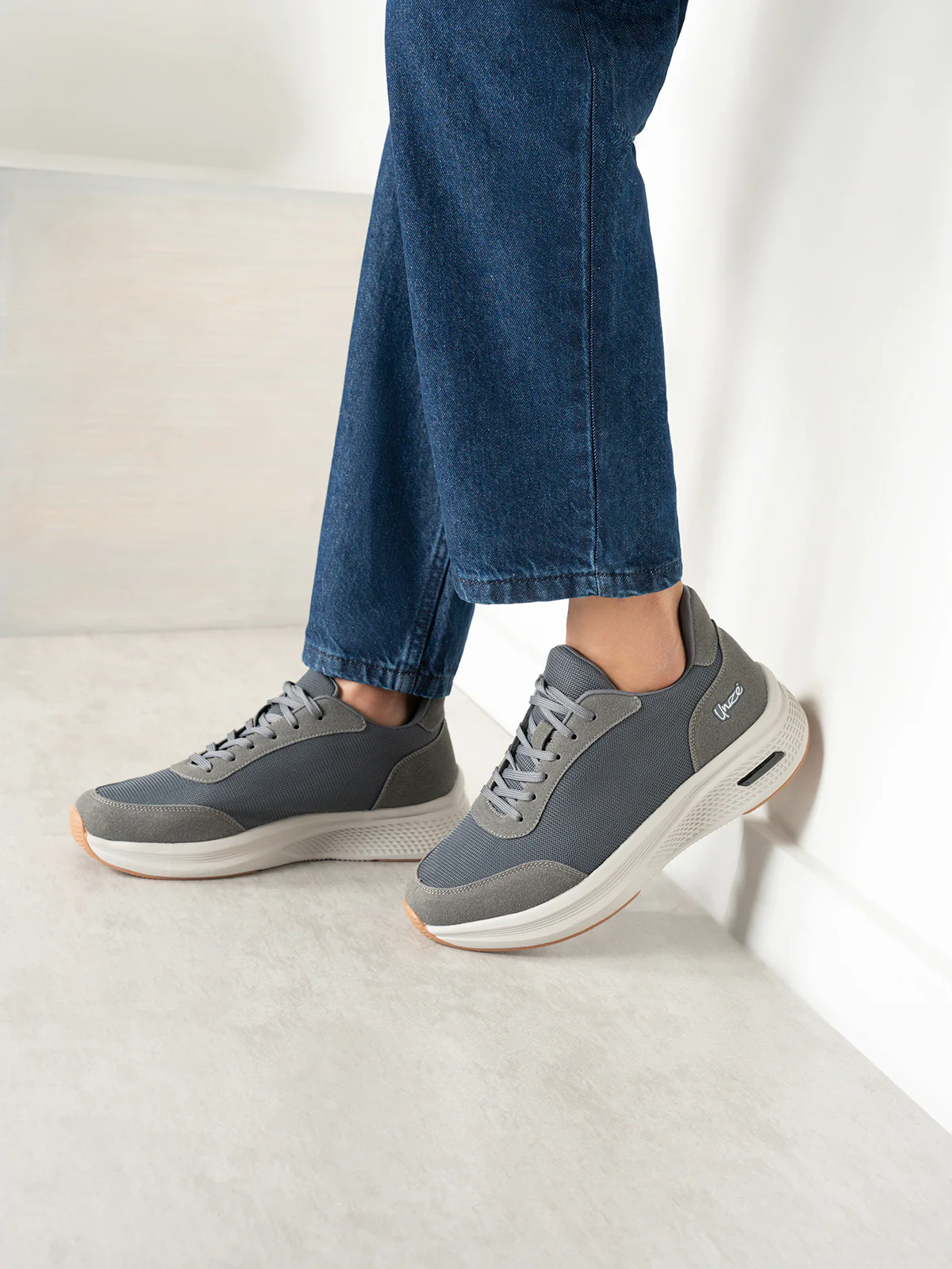 Men "AVALON" Comfy Casual Trainers - Image 6