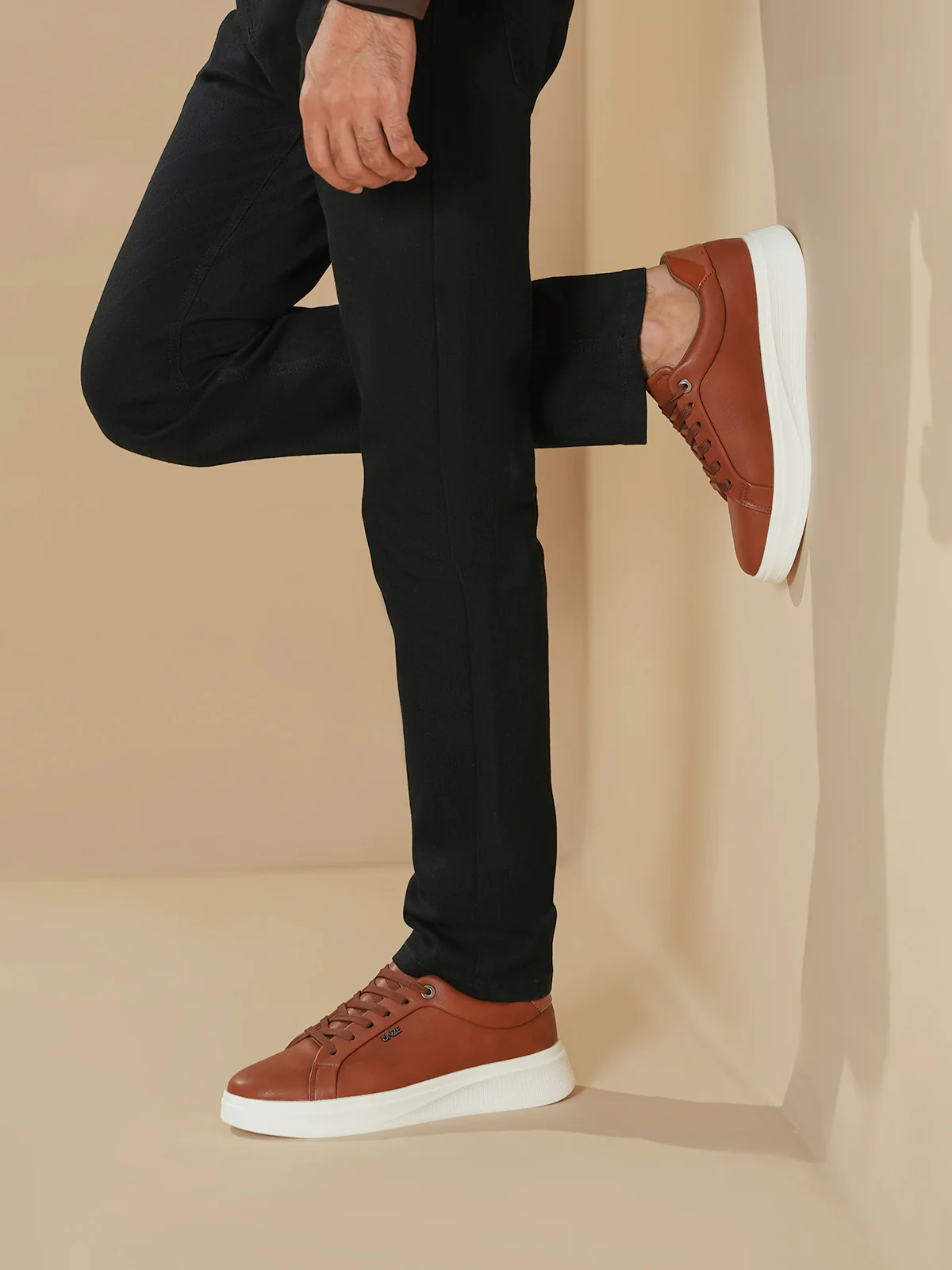 Men "AVICE" Classic Lace Up Trainers - Image 10