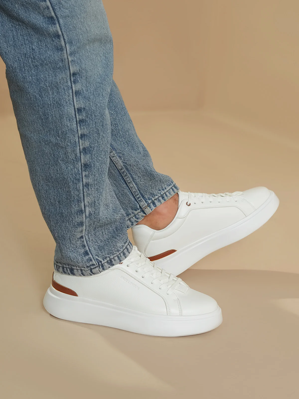 Men "CITLALLI" Classic Lace Up Trainers - Image 6