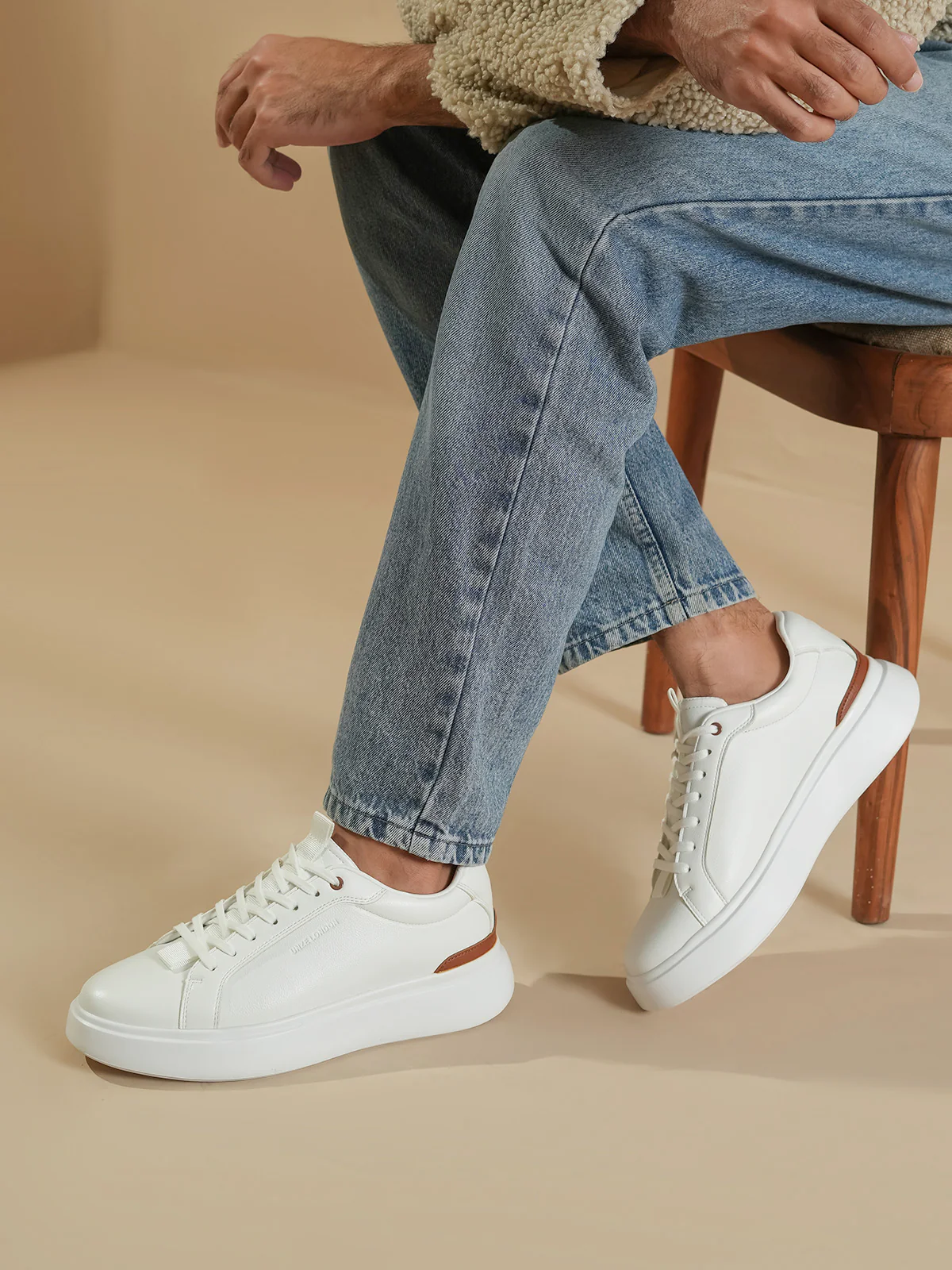 Men "CITLALLI" Classic Lace Up Trainers - Image 9