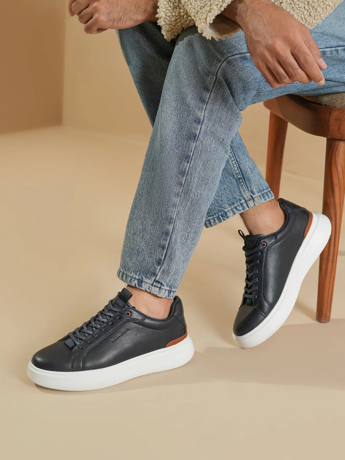 Men "CITLALLI" Classic Lace Up Trainers