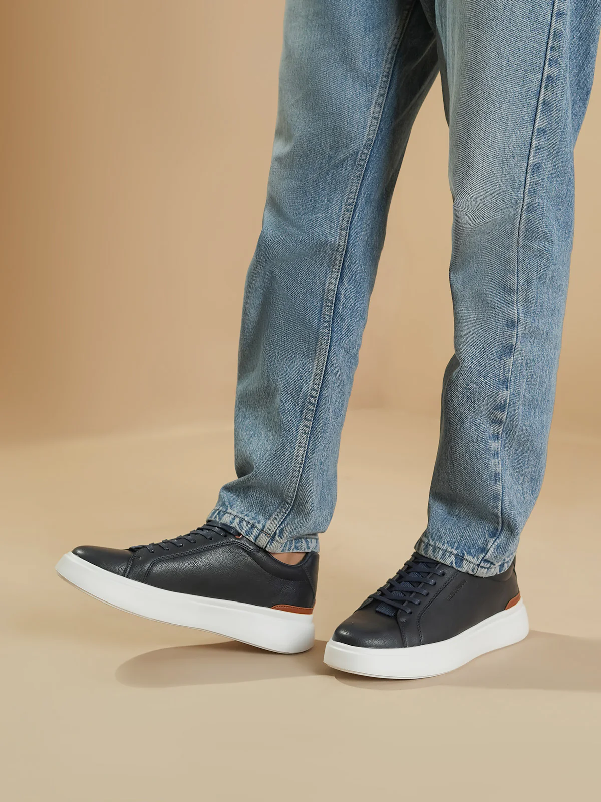 Men "CITLALLI" Classic Lace Up Trainers - Image 10