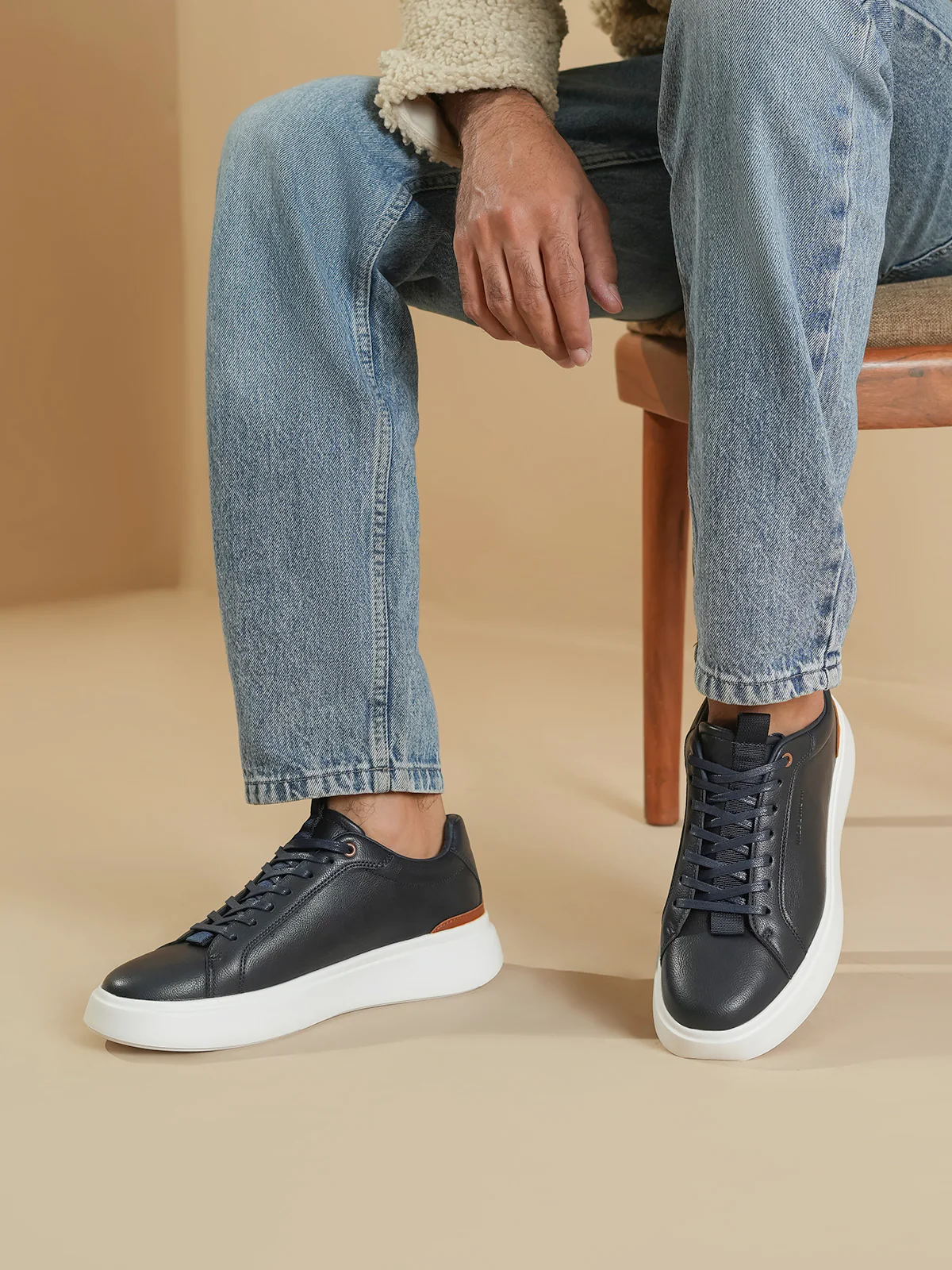 Men "CITLALLI" Classic Lace Up Trainers - Image 11
