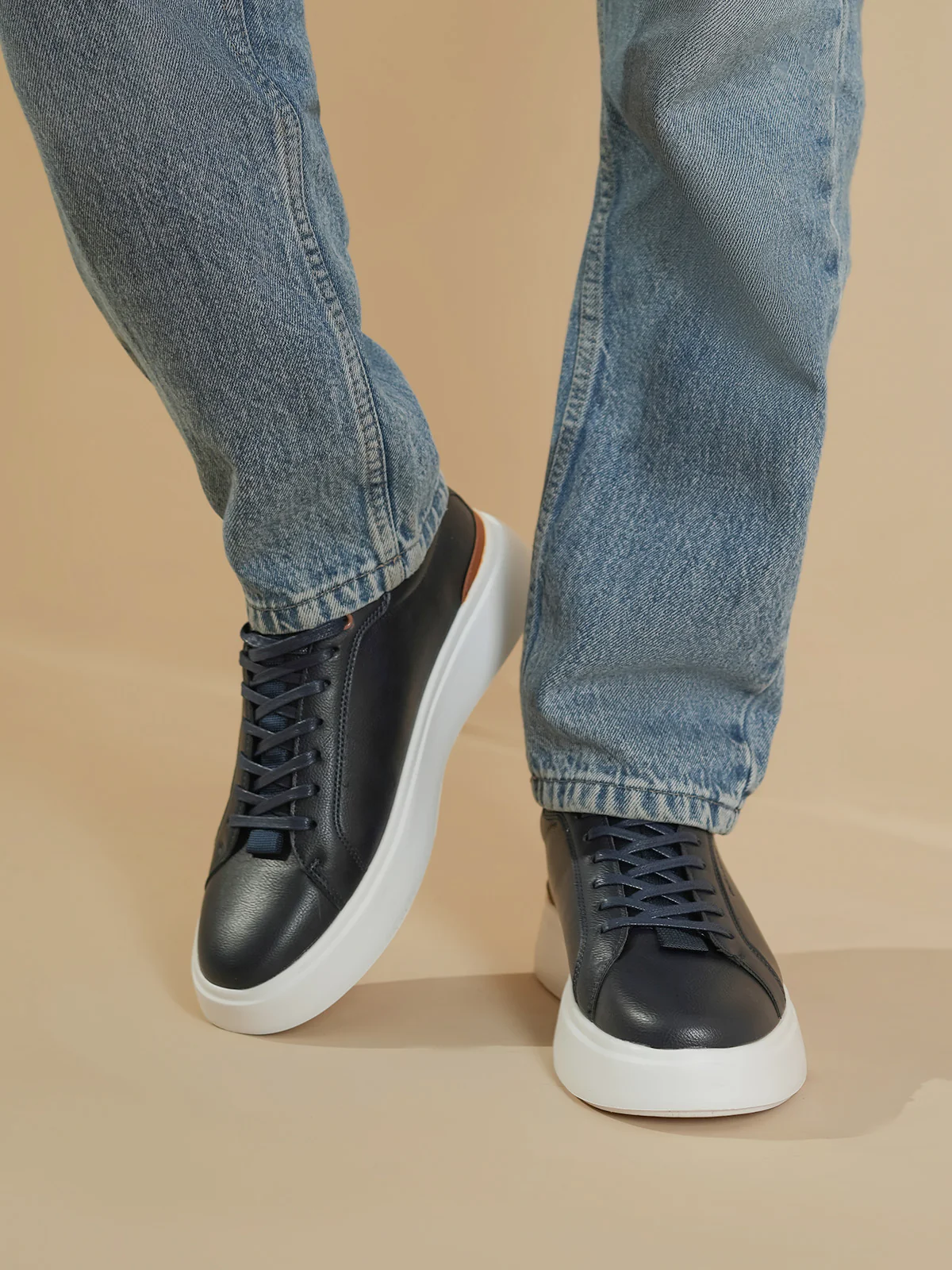 Men "CITLALLI" Classic Lace Up Trainers - Image 3