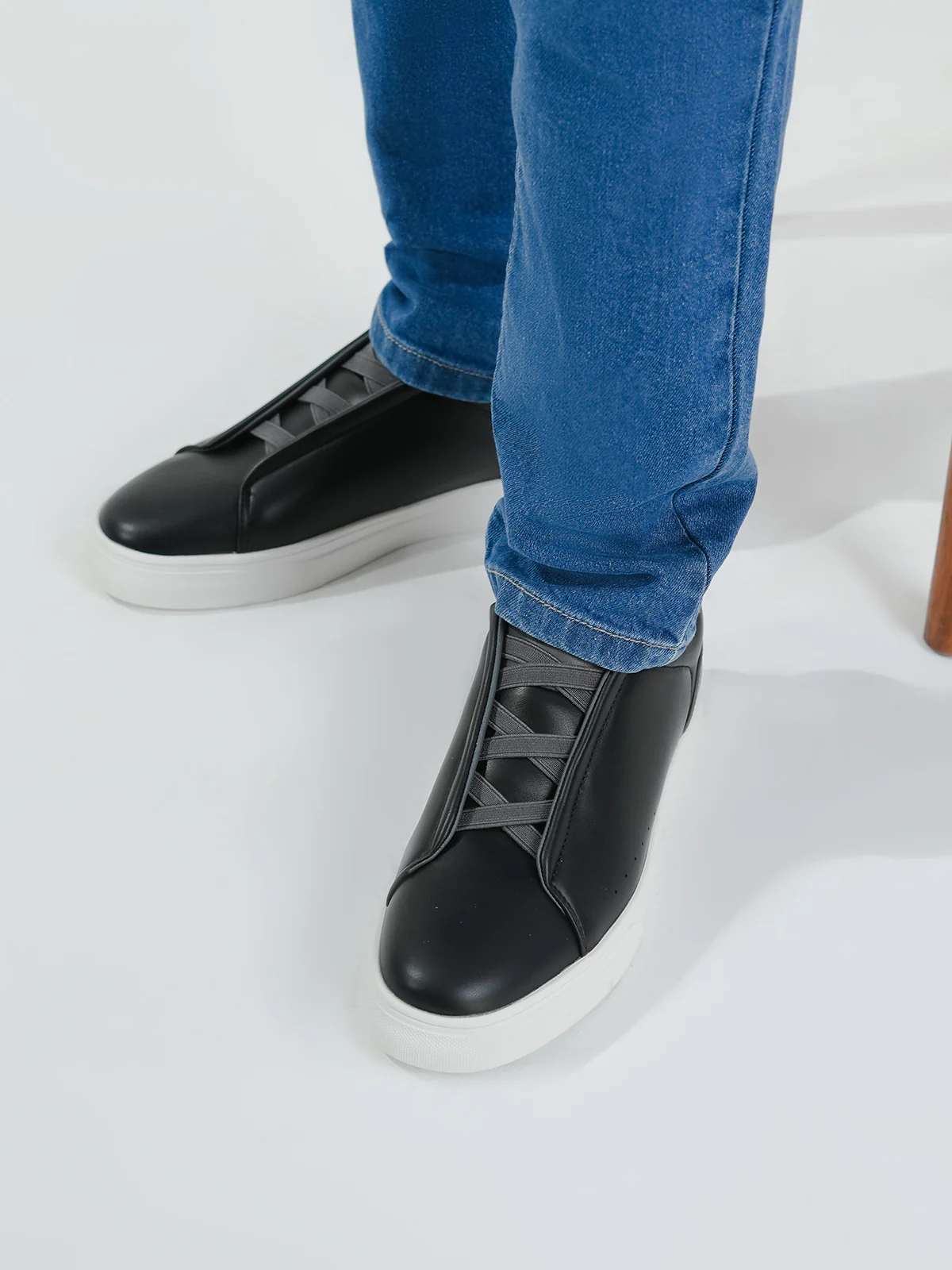Men "DACEY" Comfort Lace Up Trainers - Image 10