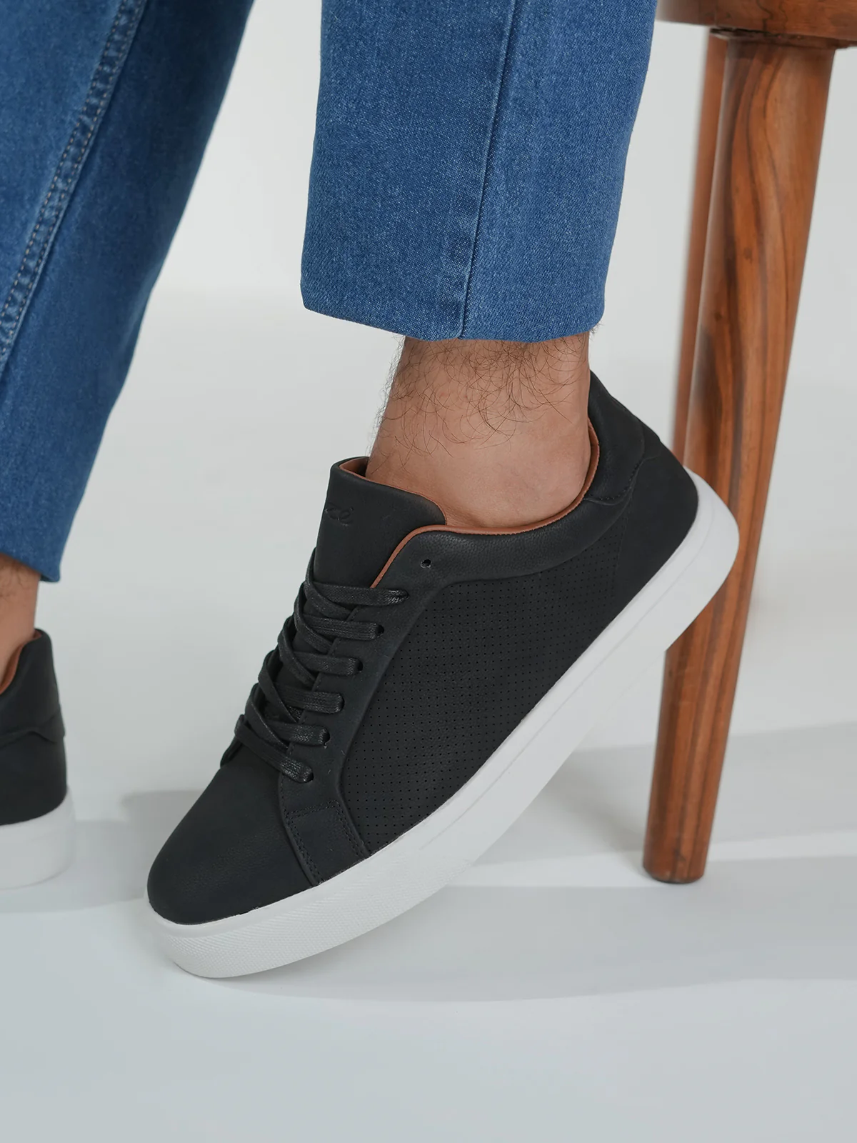 Men "DRIAN" Perfect Lace Up Trainers - Image 6