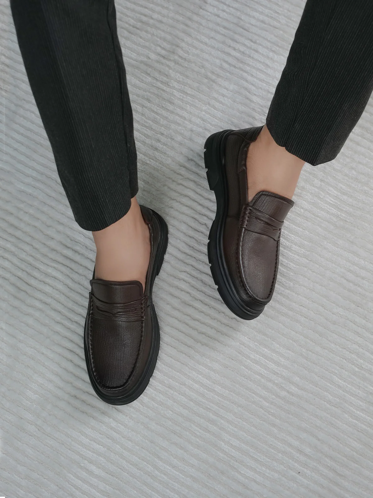 Men "LAKSHA" Perfect Leather Loafer Shoes - Image 2