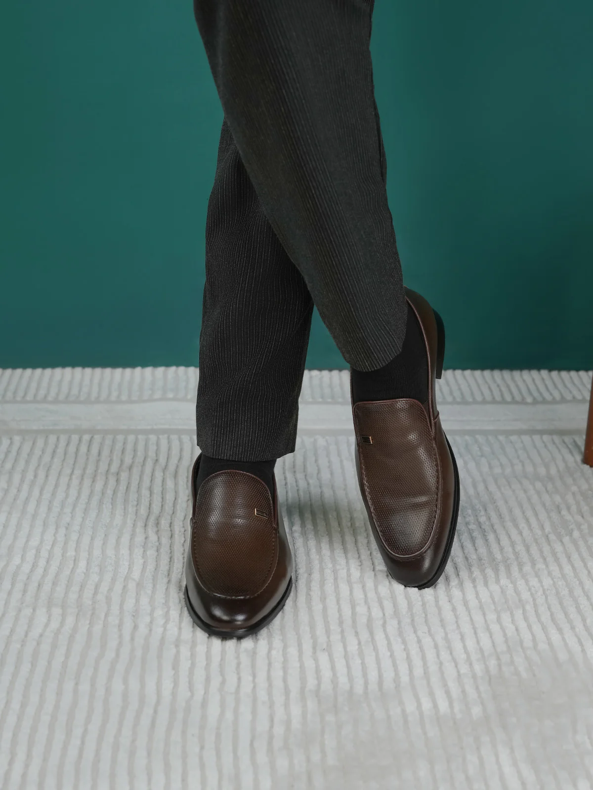 Men "MELORA" Textured Leather Formal Shoes - Image 6