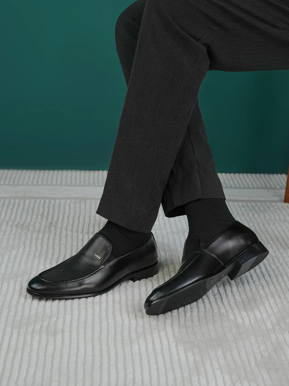 Men "MELORA" Textured Leather Formal Shoes