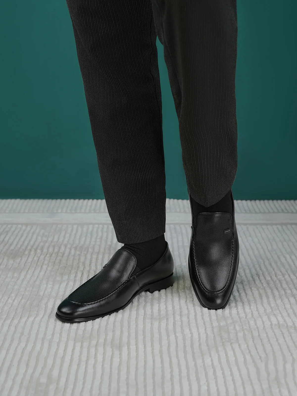 Men "MELORA" Textured Leather Formal Shoes - Image 6