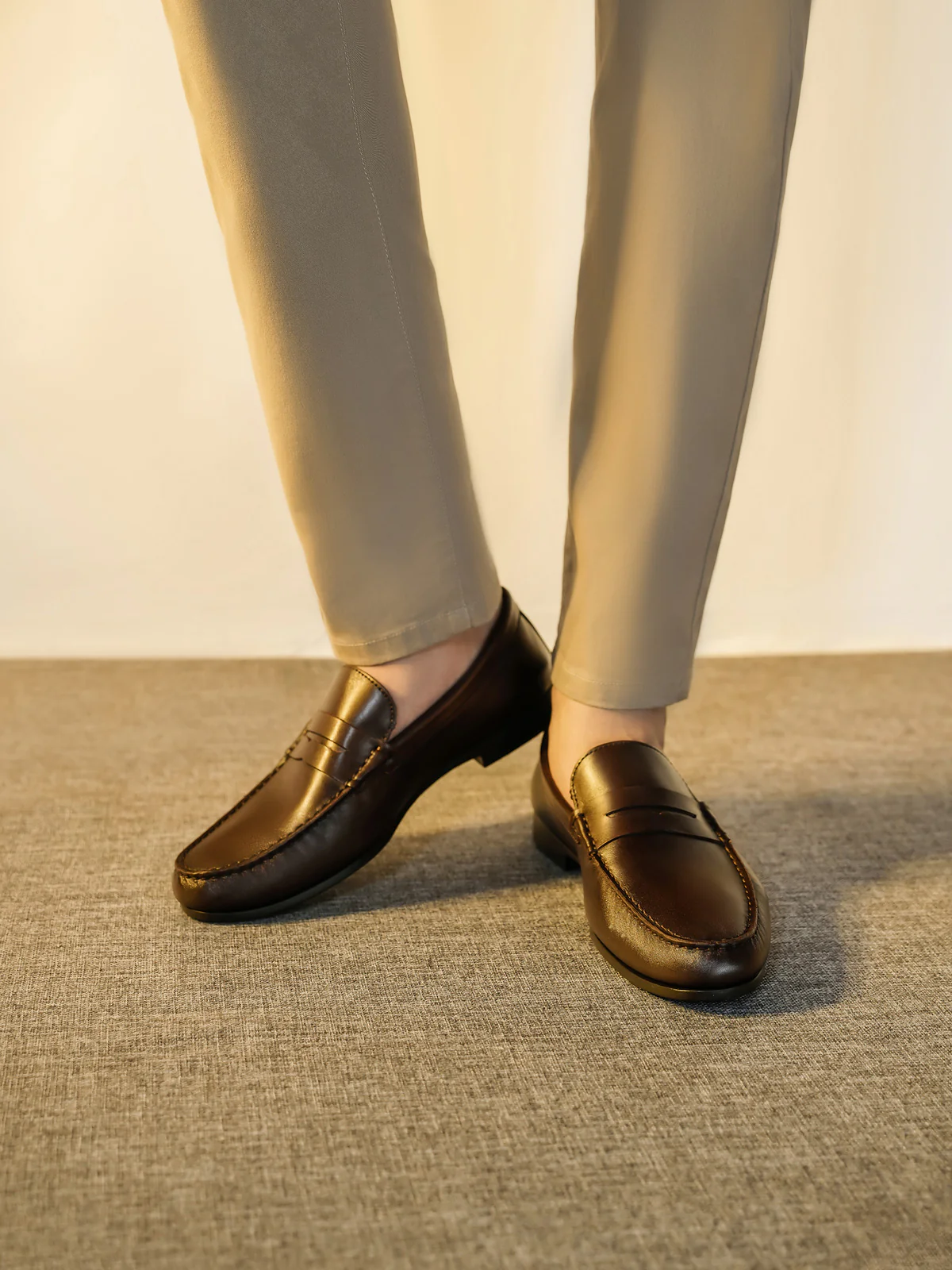 Men "NON" Woven Textured Slip On Casual Leather Moccasin Shoes - Image 9