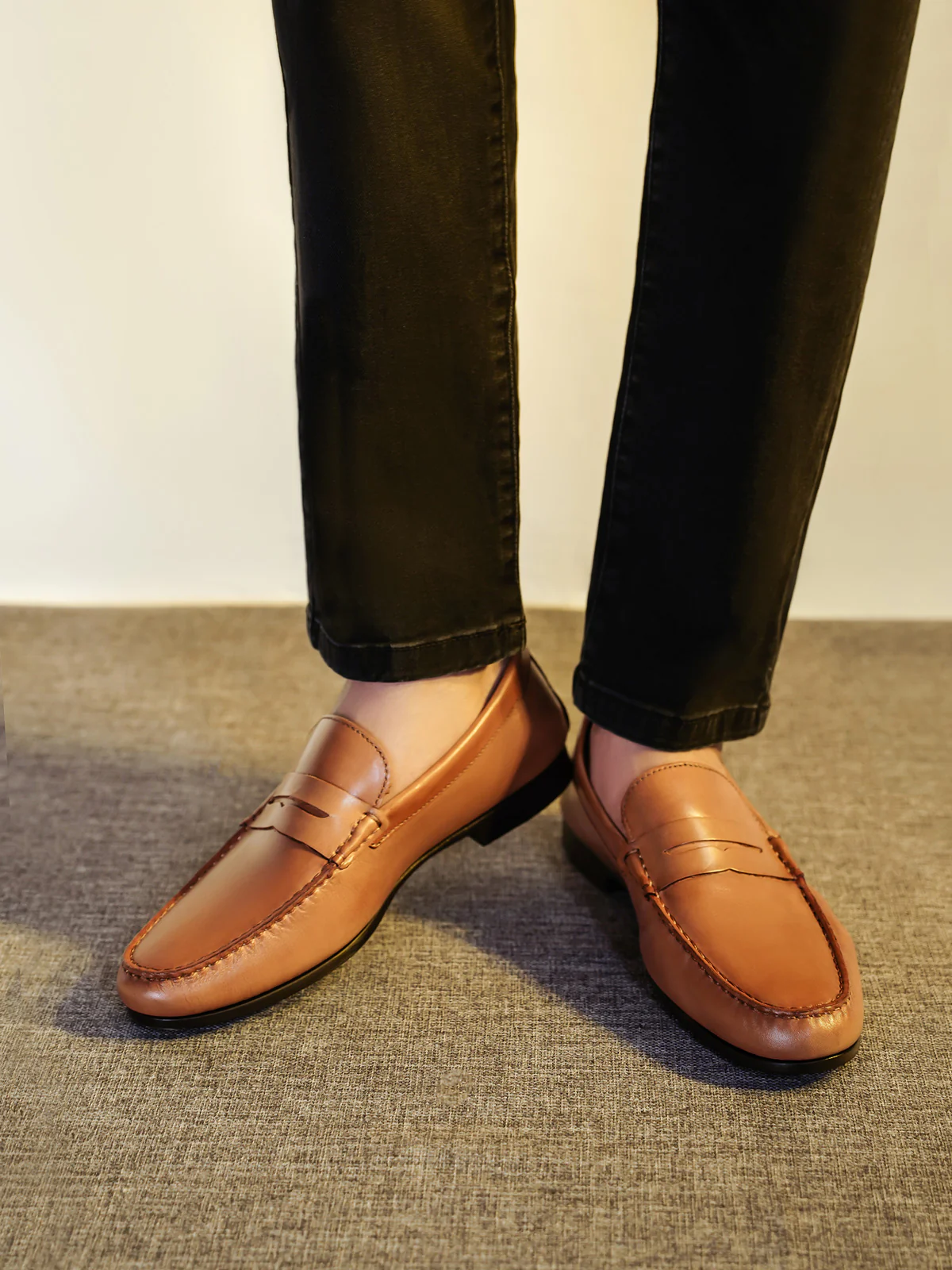 Men "NON" Woven Textured Slip On Casual Leather Moccasin Shoes