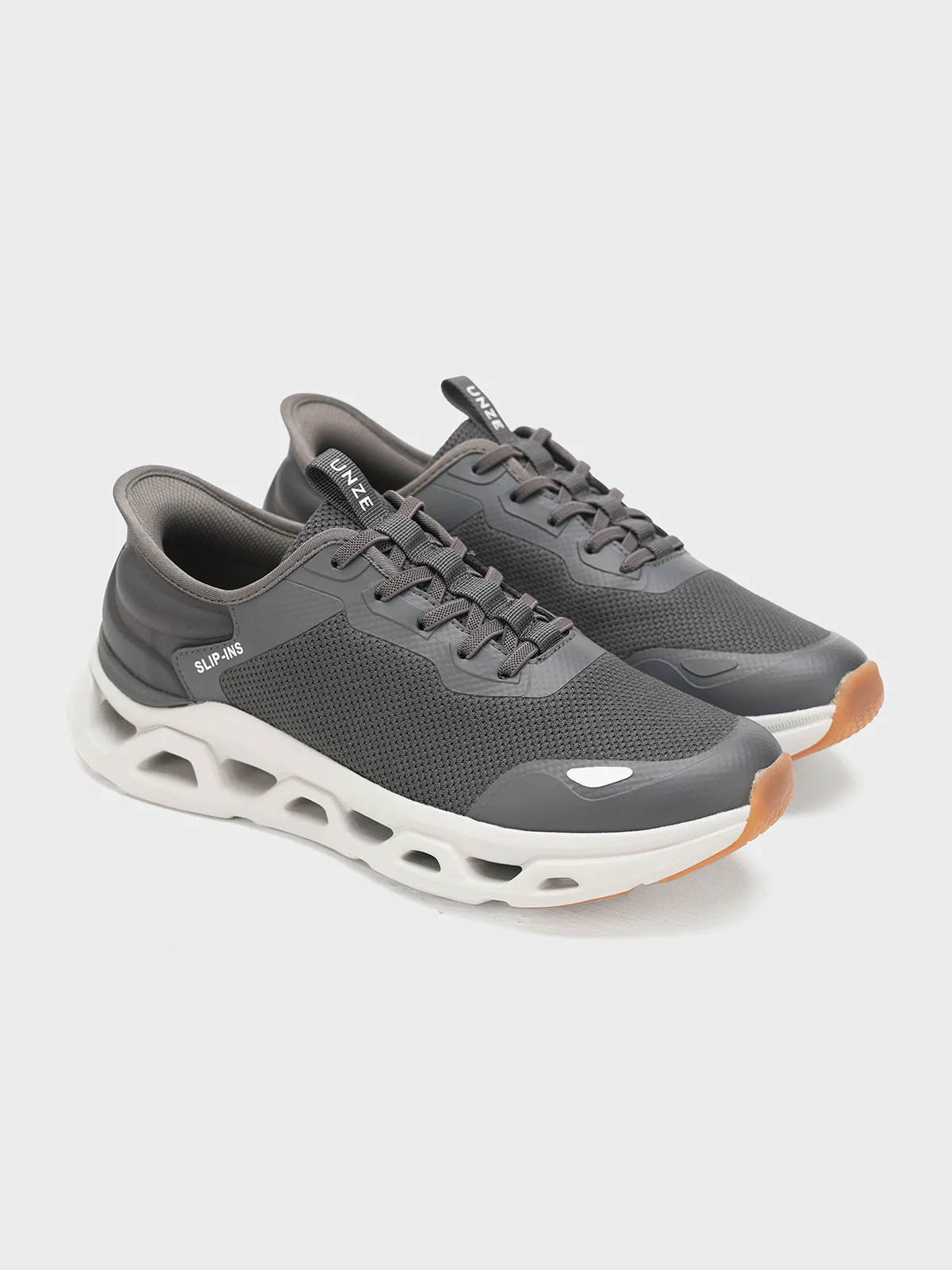 Men "TRAVIB" Soft Fabric Trainers - Image 4