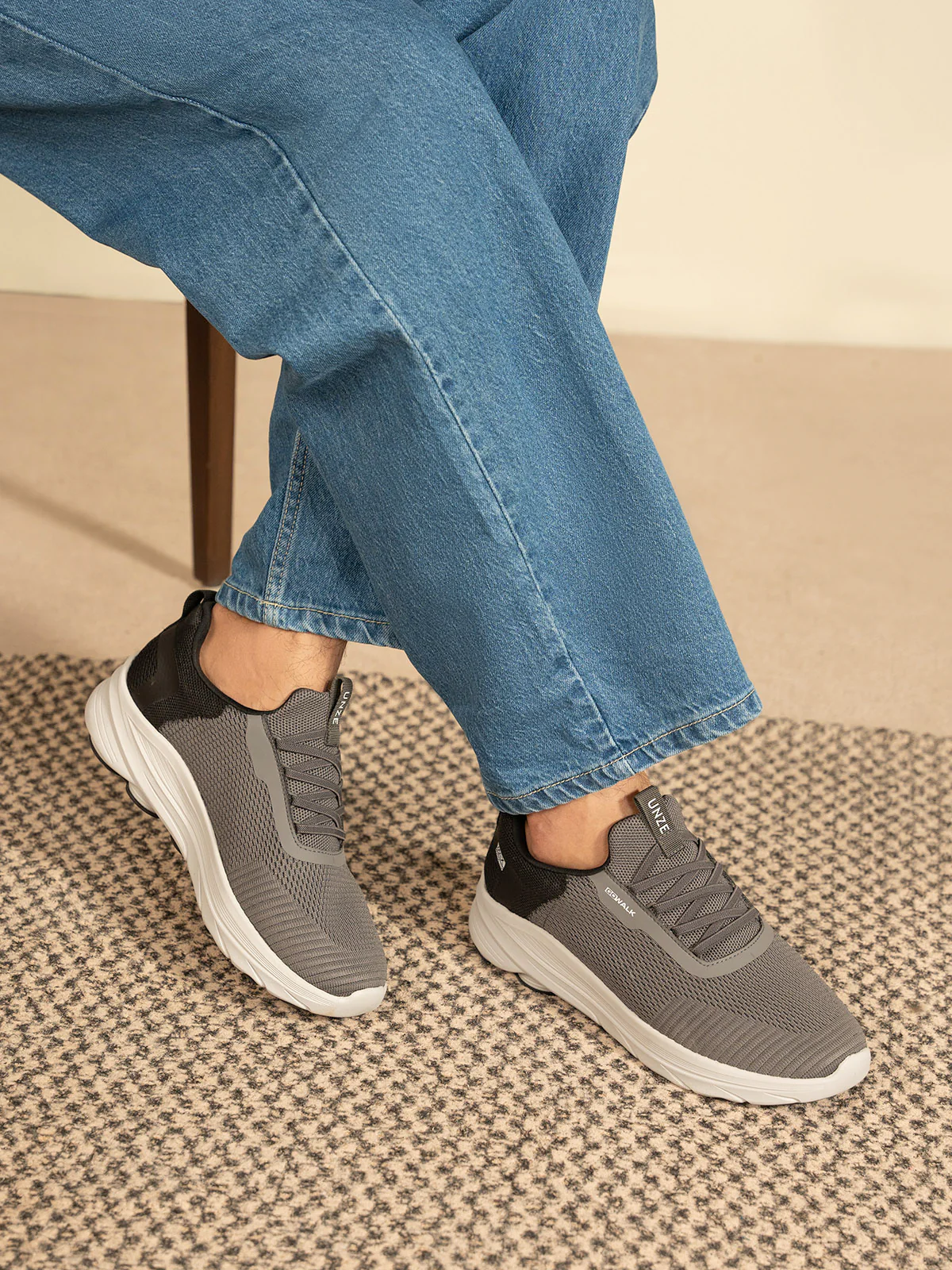 Men "TRISTAN" Lightweight Trainers - Image 3